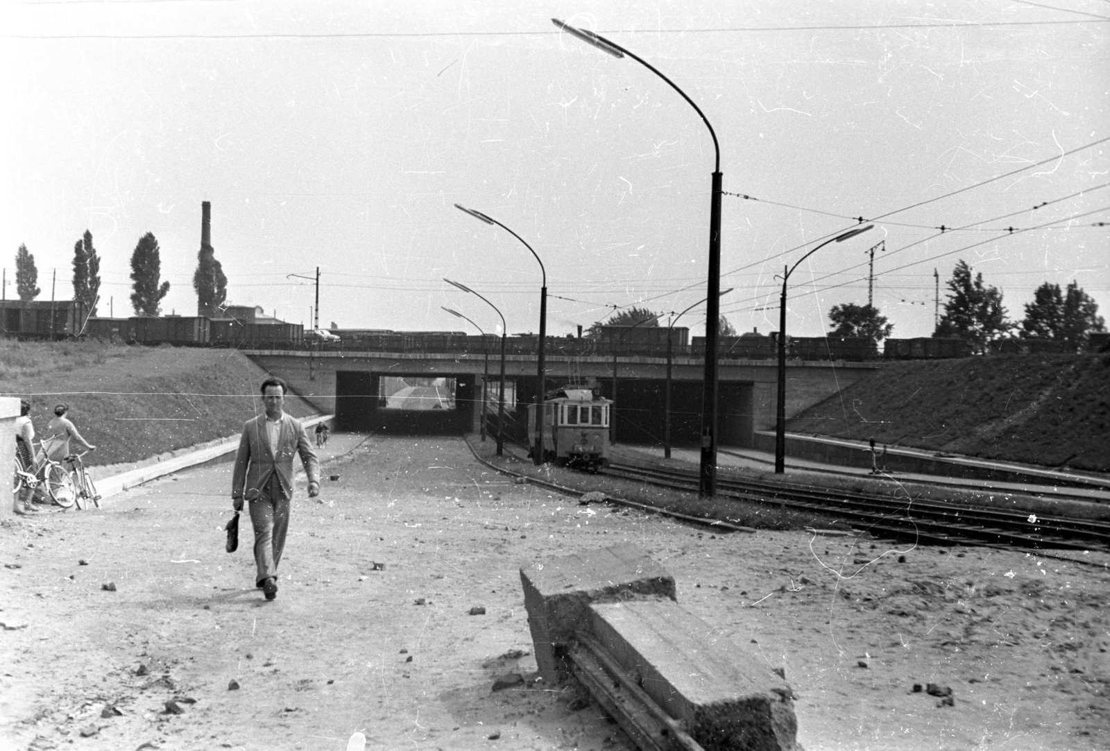 Hungary, Budapest XIII.,Budapest IV., Pozsonyi utca a Madridi utcától a Béke utcai közúti aluljáró felé nézve., 1959, FSZEK Budapest Gyűjtemény / Sándor György, Sándor György, tram, Budapest, bicycle, Fortepan #118950