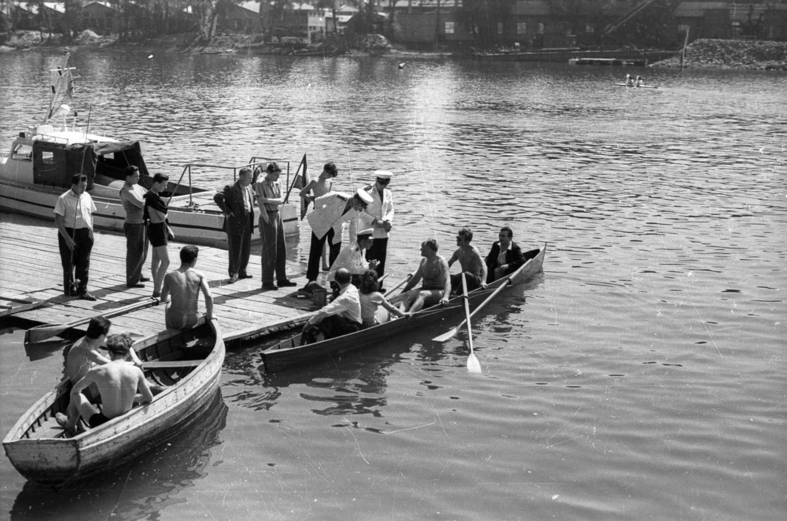 Hungary, Budapest XIII., Népsziget, az Újpesti-öböl túlpartján a Gheorghiu Dej Hajógyár (később Magyar Hajó- és Darugyár)., 1958, FSZEK Budapest Gyűjtemény / Sándor György, Sándor György, boat, water police, Budapest, Fortepan #118987