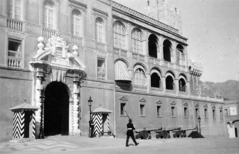 Monaco, Hercegi Palota., 1927, Kurutz Márton, ágyú, címer, őrbódé, Fortepan #11903