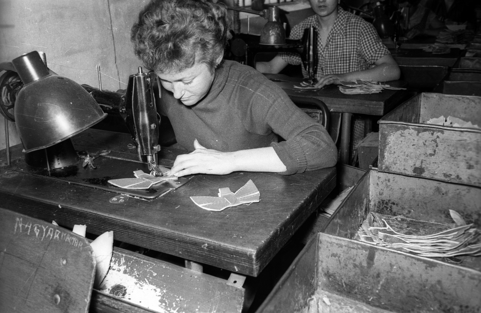 Hungary, Budapest IV., Károlyi István (Táncsics Mihály) utca 10., Duna Cipőgyár., 1961, FSZEK Budapest Gyűjtemény / Sándor György, Sándor György, Budapest, shoe manufacturing, Fortepan #119054