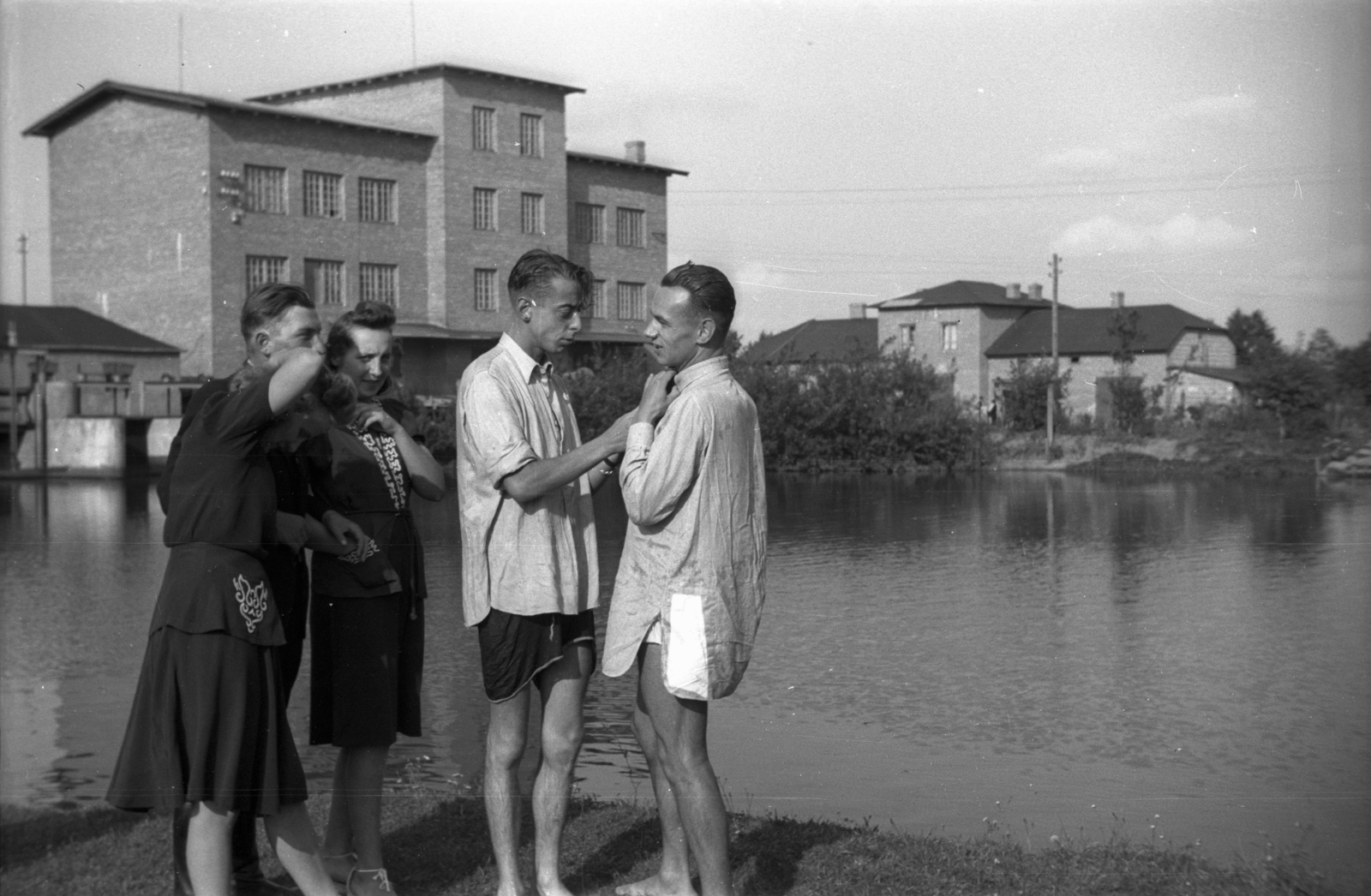 Poland, Kamion, balra a Rawka folyó duzzasztógátjának épülete., 1943, Bogdan Celichowski, Fortepan #119220