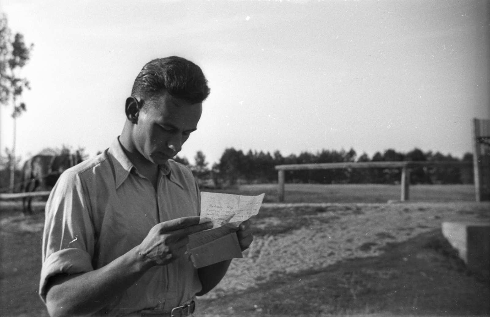 Lengyelország, 1943, Bogdan Celichowski, olvasás, Fortepan #119425