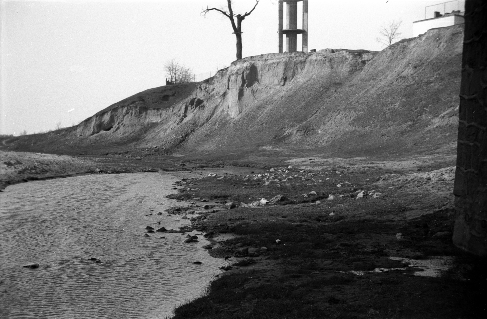 Poland, Skierniewice, Skierniewka / Lupia folyó a víztorony közelében., 1947, Bogdan Celichowski, watercourse, Fortepan #119457