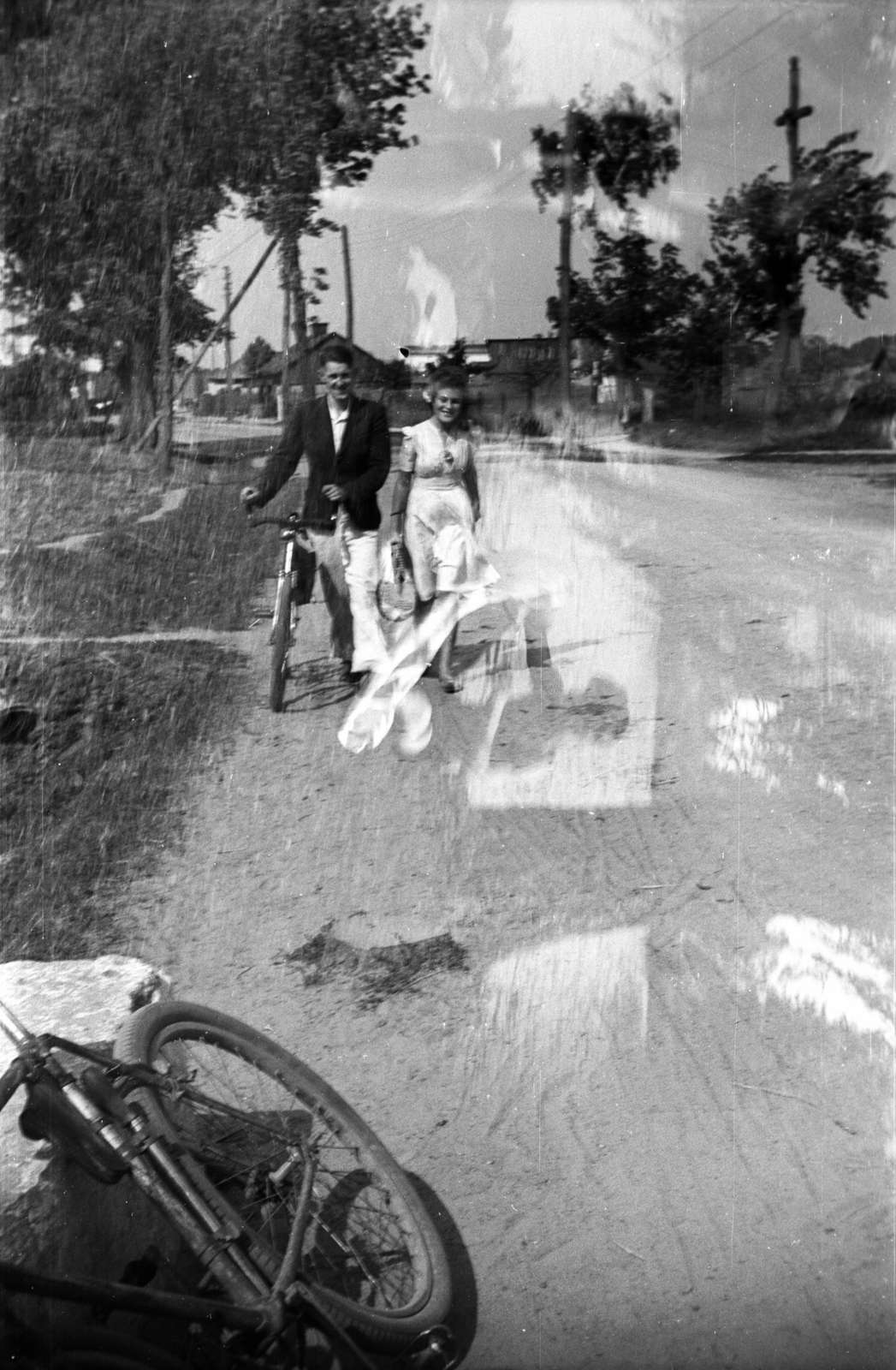 Poland, 1943, Bogdan Celichowski, bicycle, erroneous photo, Fortepan #119547