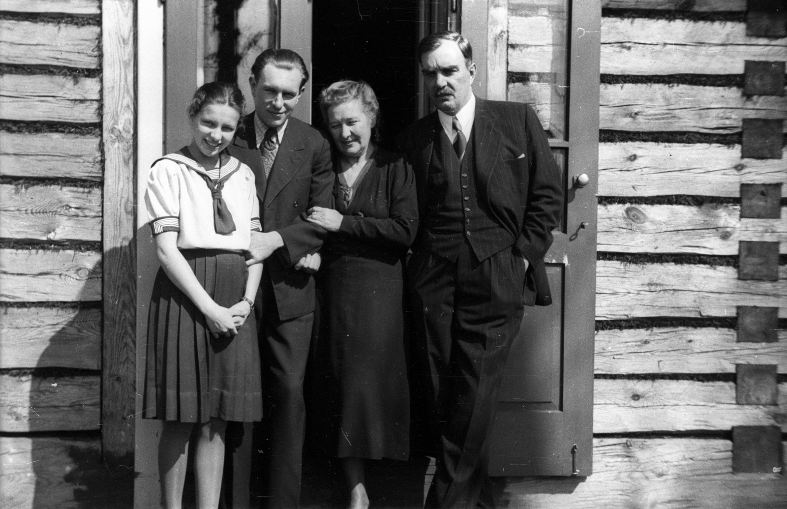 Lengyelország, 1943, Bogdan Celichowski, család, ajtóban állás, Fortepan #119559