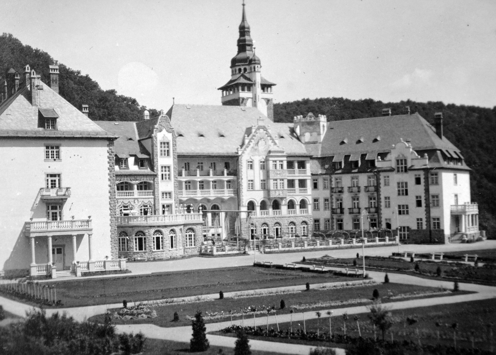 Magyarország, Lillafüred, Miskolc, Palotaszálló a park felől., 1931, Kurutz Márton, vendéglátás, park, szálloda, neoreneszánsz, Lux Kálmán-terv, Fortepan #11956