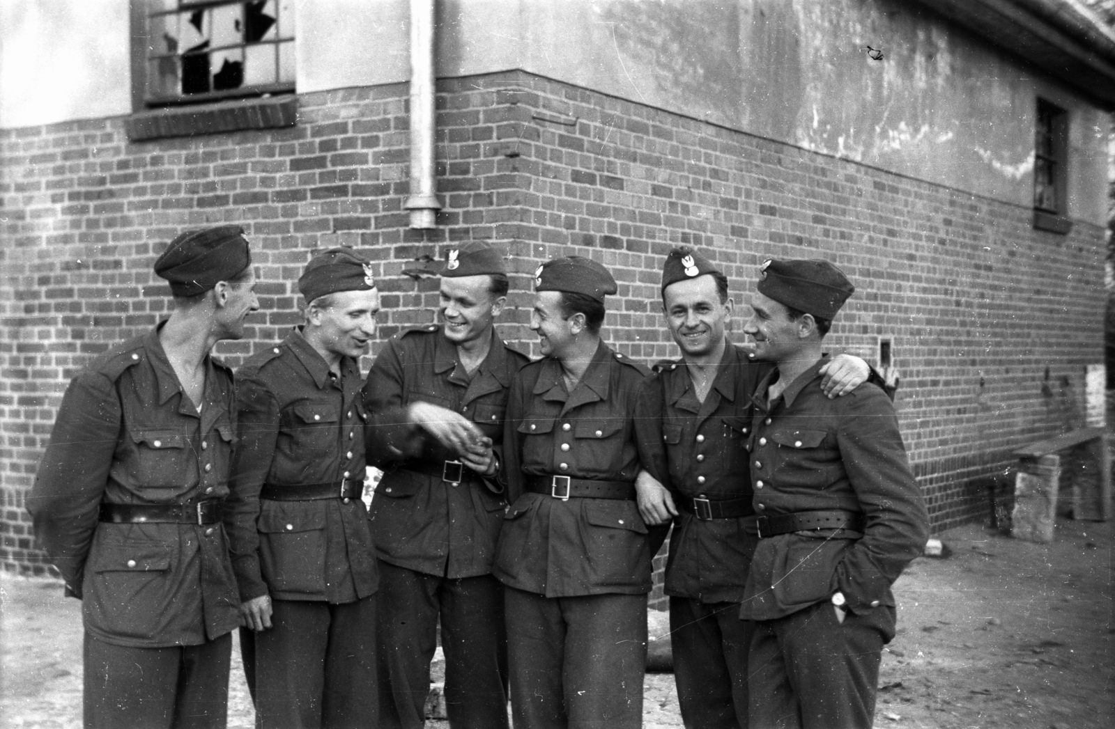 Poland, 1950, Bogdan Celichowski, tableau, youth, soldier, fun, Fortepan #119650