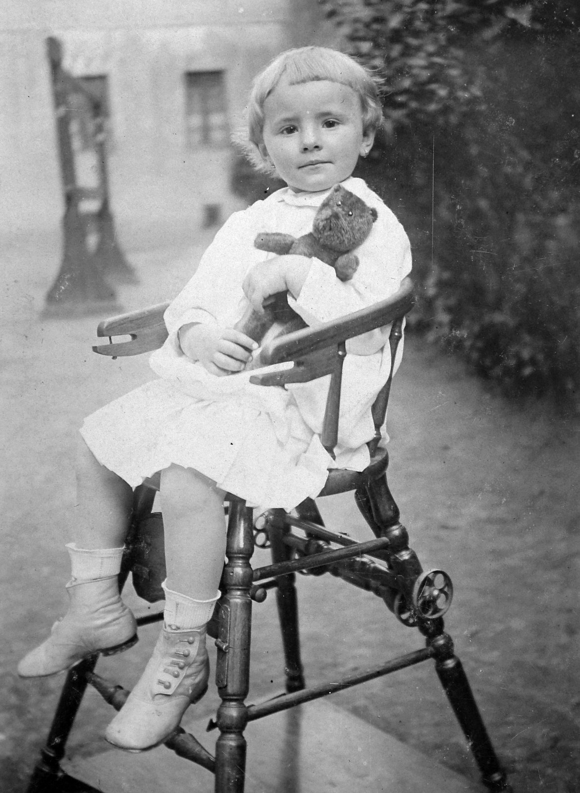 1913, Nagy Zita, kid, yard, toy, girl, teddy bear, fair-haired, Fortepan #11969