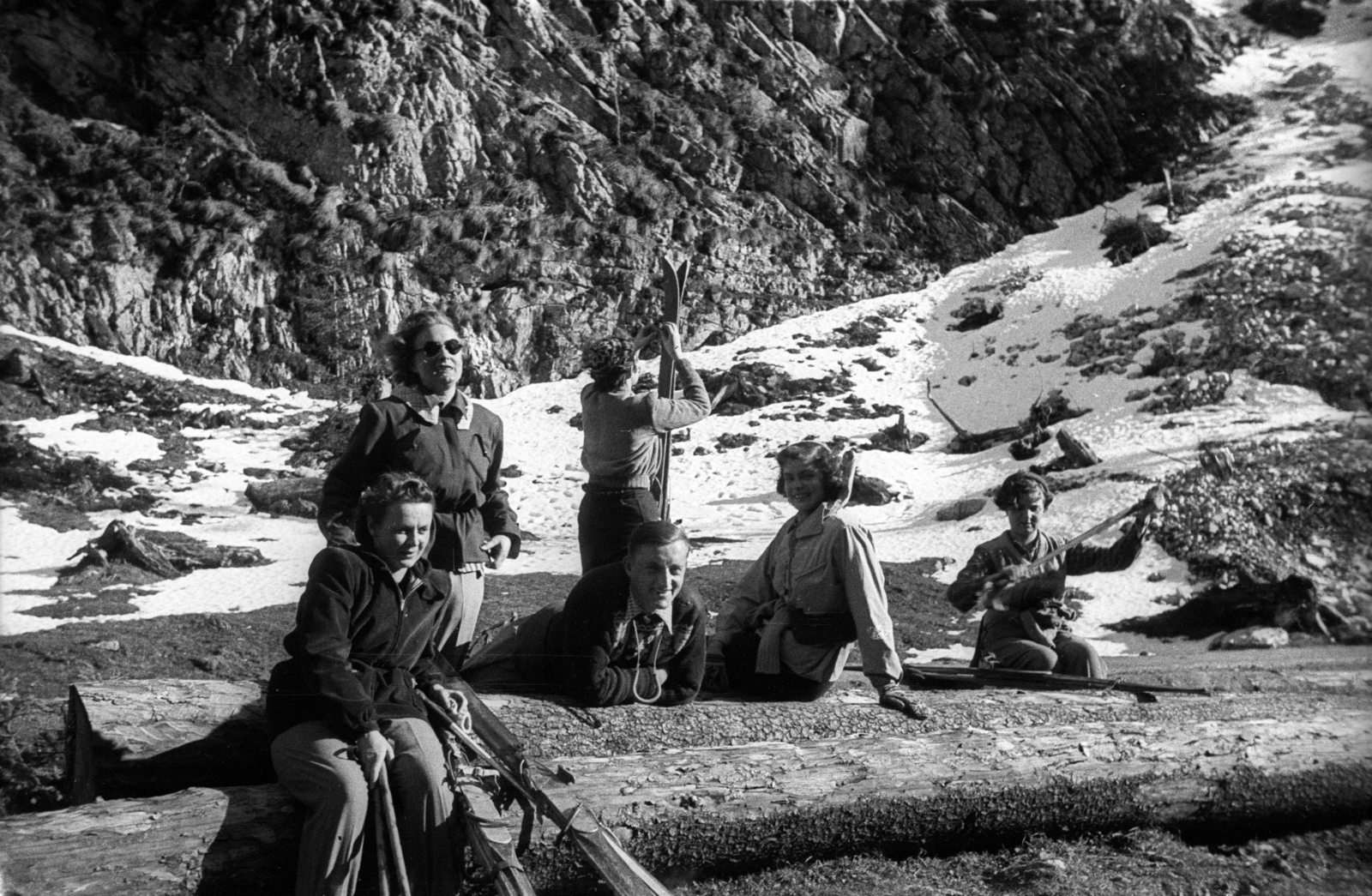 Lengyelország,Liptói-havasok, 1950, Bogdan Celichowski, pihenés, havas táj, síléc, Fortepan #119706