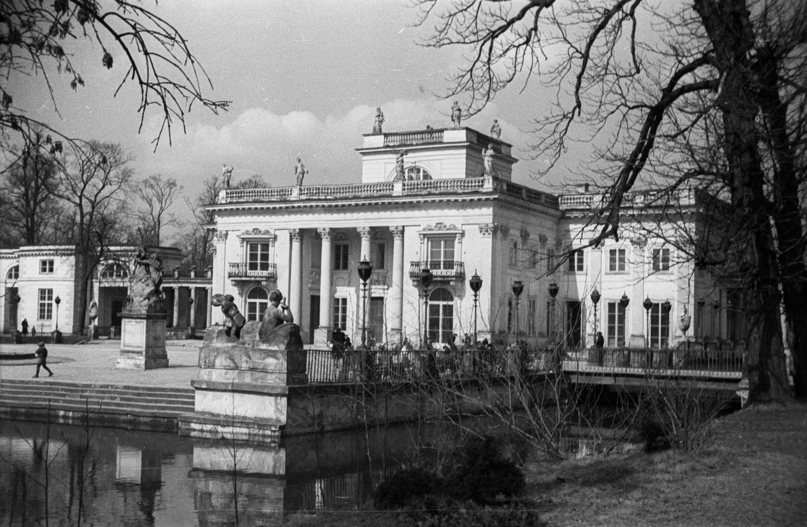 Lengyelország, Varsó, Lazienkowski Park, Palota a szigeten (Pałac na Wyspie)., 1955, Bogdan Celichowski, épített örökség, Fortepan #119713