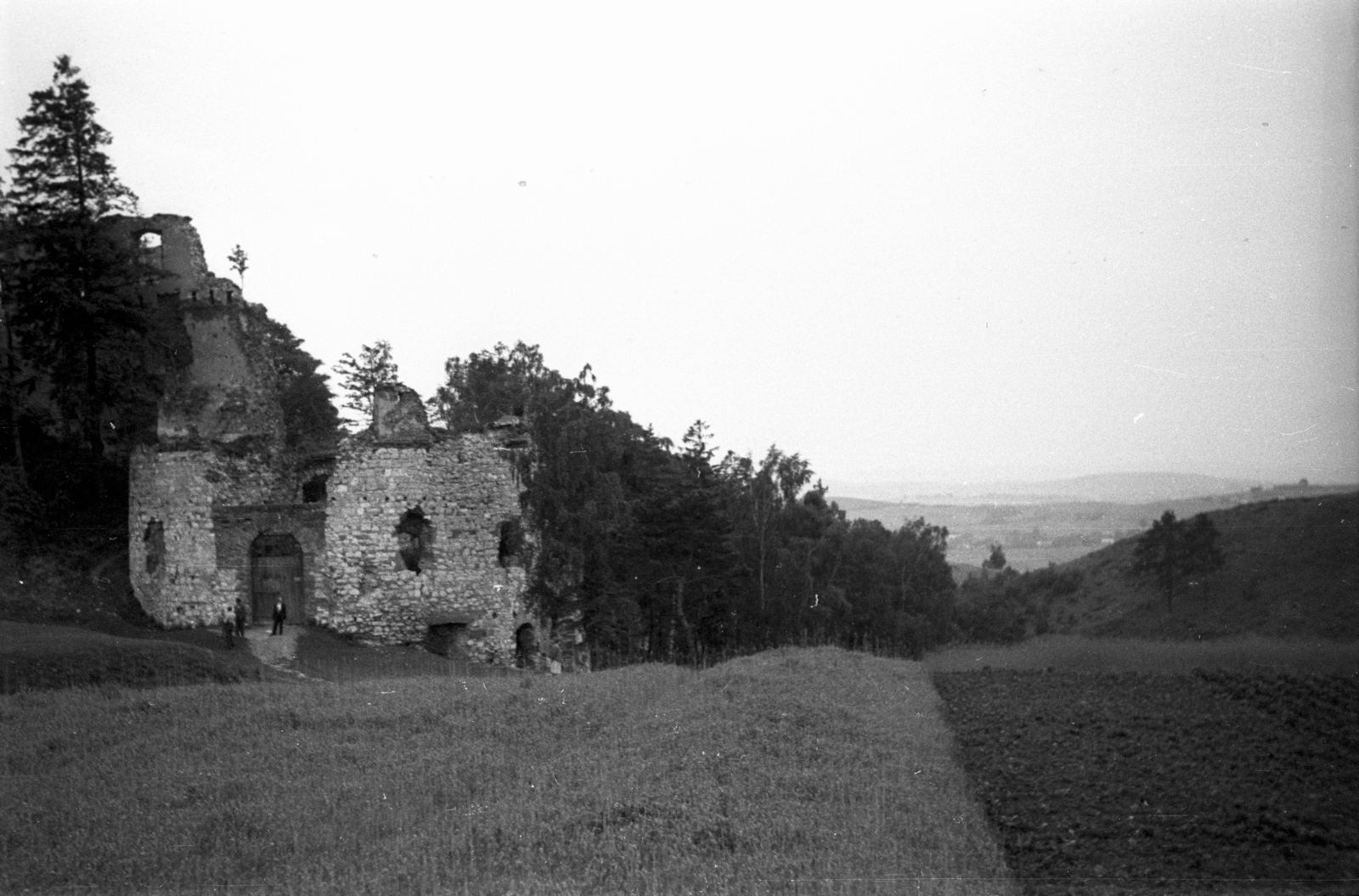 Lengyelország, Rudno, Várhegy, Tenczyn vára., 1947, Bogdan Celichowski, tájkép, Fortepan #119756