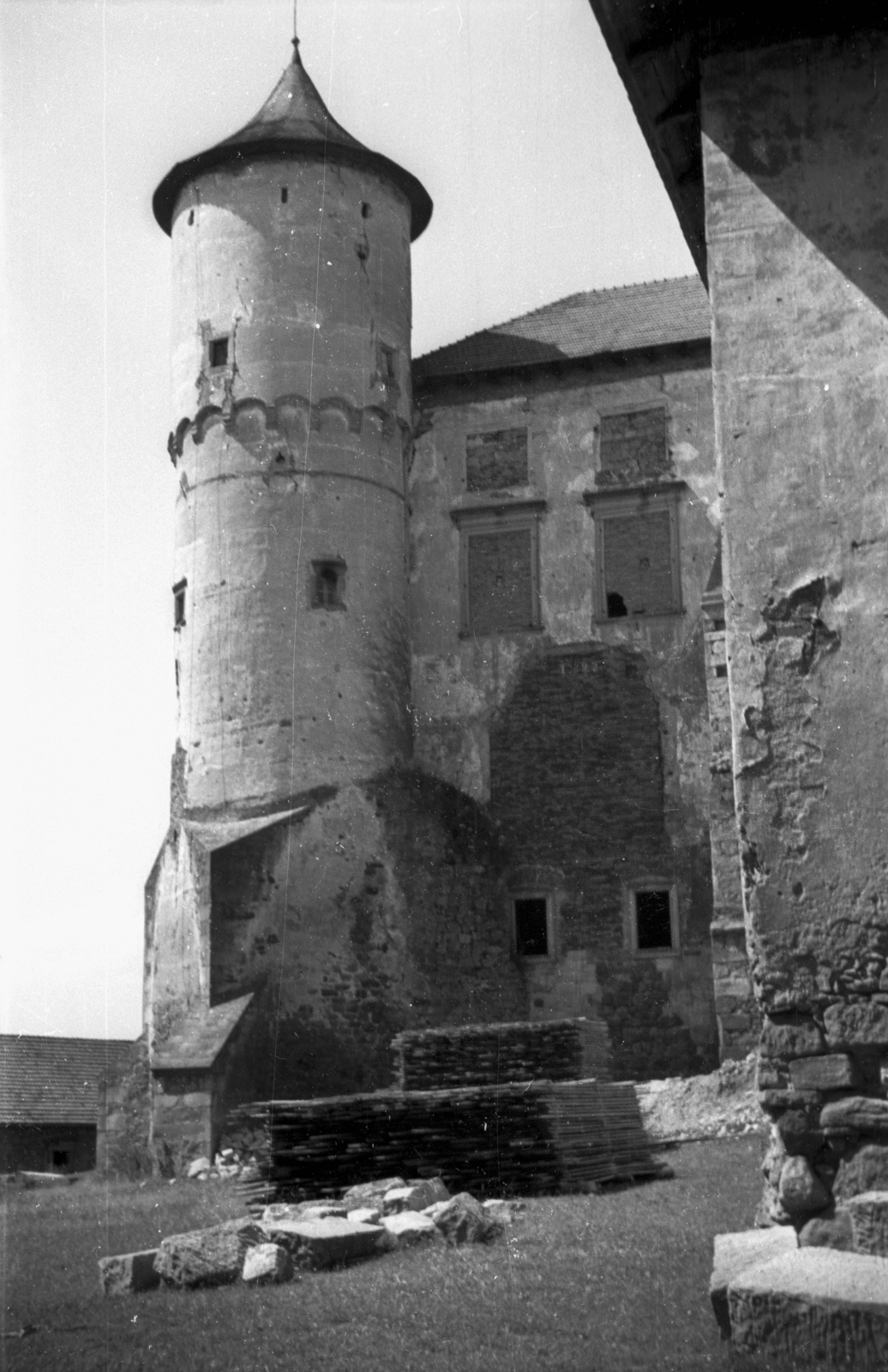 Lengyelország, Nowy Wiśnicz, Vár., 1947, Bogdan Celichowski, műemlék, torony, Fortepan #119840