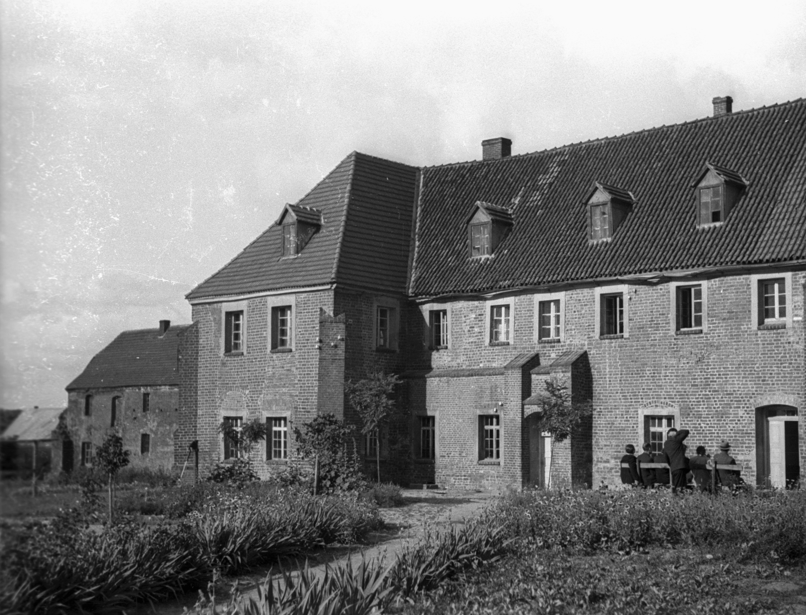 Lengyelország, Kazimierz Biskupi, Bernardin (később Szent Család Misszionáriusai) kolostor., 1947, Bogdan Celichowski, műemlék, Fortepan #119882