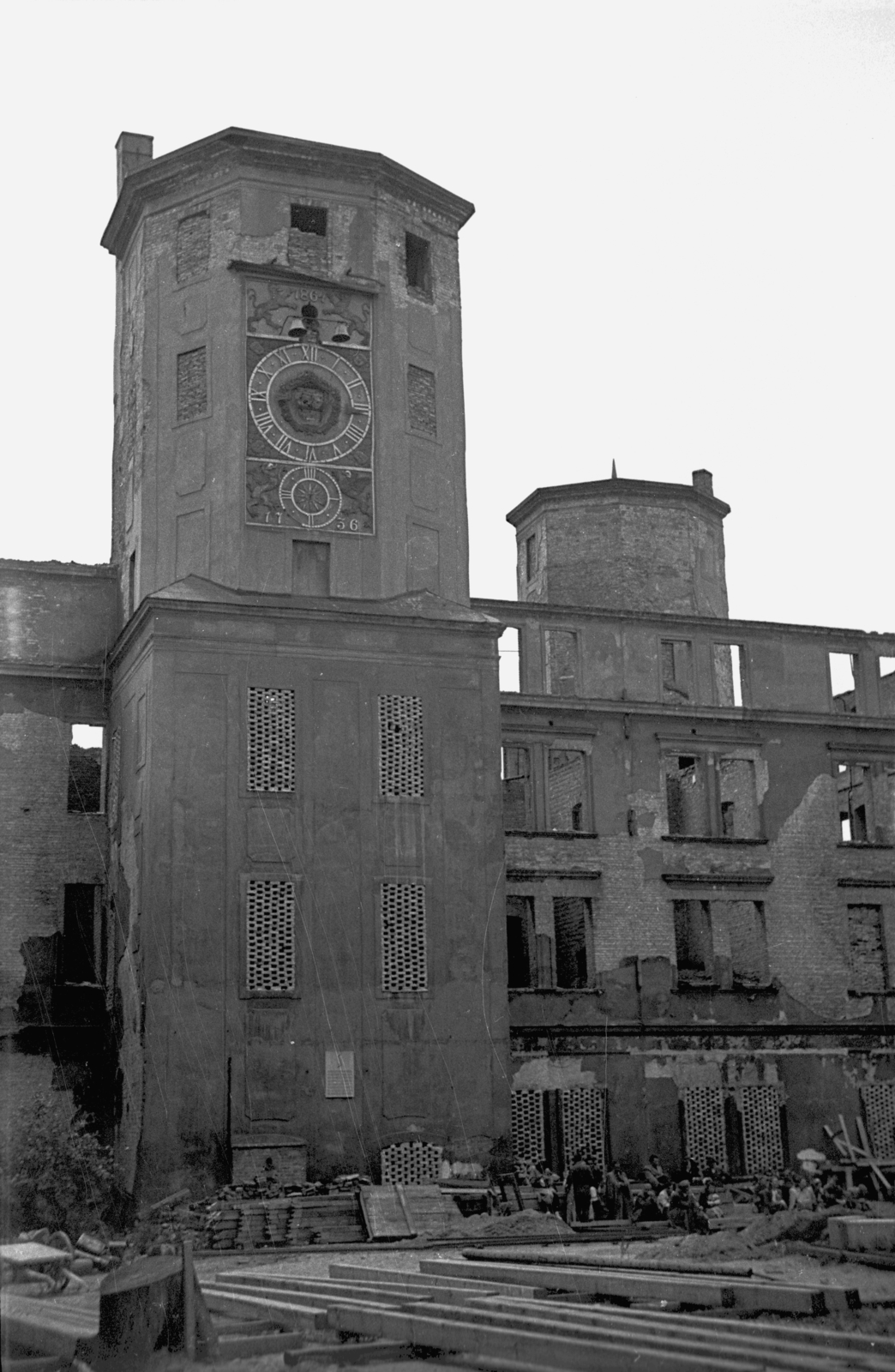 Lengyelország, Szczecin, a Pomerániai Hercegség Vára., 1947, Bogdan Celichowski, óra, műemlék, Fortepan #119902