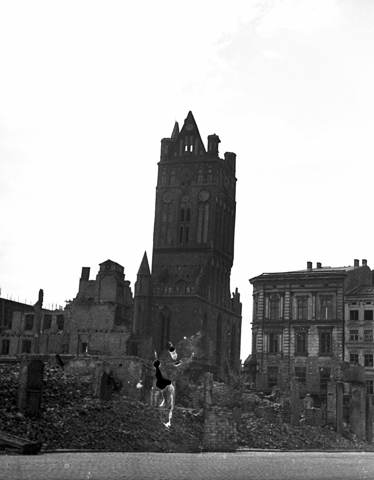 Lengyelország, Szczecin, Szent Jakab-székésegyház., 1947, Bogdan Celichowski, templom, háborús kár, Bazilika, épületkár, katolikus, gótika, székesegyház, tégla-gótika, csúcsív, Hinrich Brunsberg-terv, Római Katolikus Egyház, Fortepan #119909