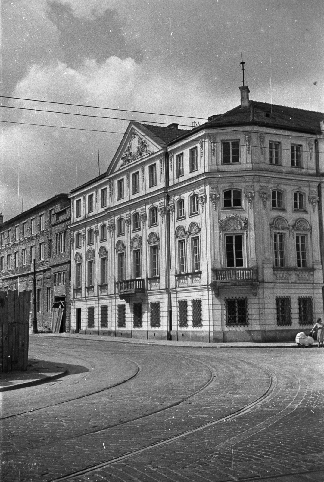 Poland, Warsaw, ulica Trębacka - ulica Kozia sarok, Wesslów-palota., 1949, Bogdan Celichowski, Baroque-style, palace, Jakub Fontana-design, Fortepan #119926