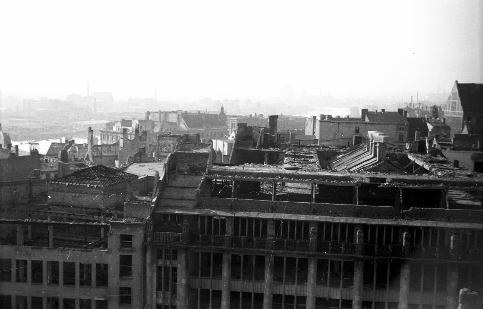 Poland, Szczecin, óváros, balra az Odera folyó., 1947, Bogdan Celichowski, picture, Fortepan #120003