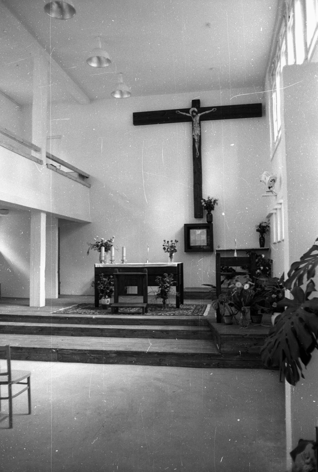 Poland, Poznań, ulica Promienista, Szent Család-templom (Kościół Świętej Rodziny)., 1984, Bogdan Celichowski, church, Fortepan #120085