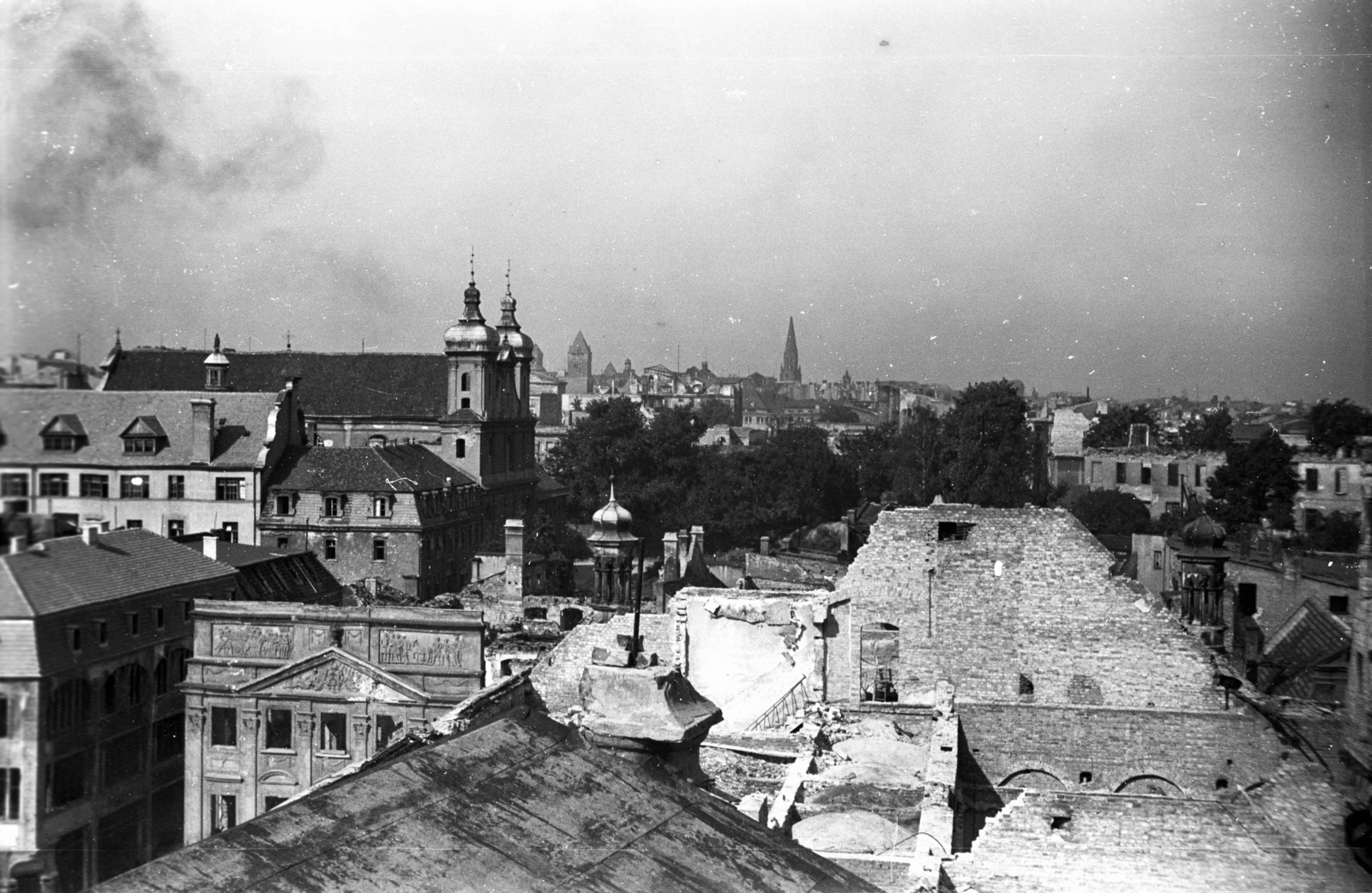 Poland, Poznań, kilátás a Városháza tornyából, balra a Páduai Szent Antal-templom (Kościół św. Antoniego Padewskiego)., 1947, Bogdan Celichowski, view, Fortepan #120181