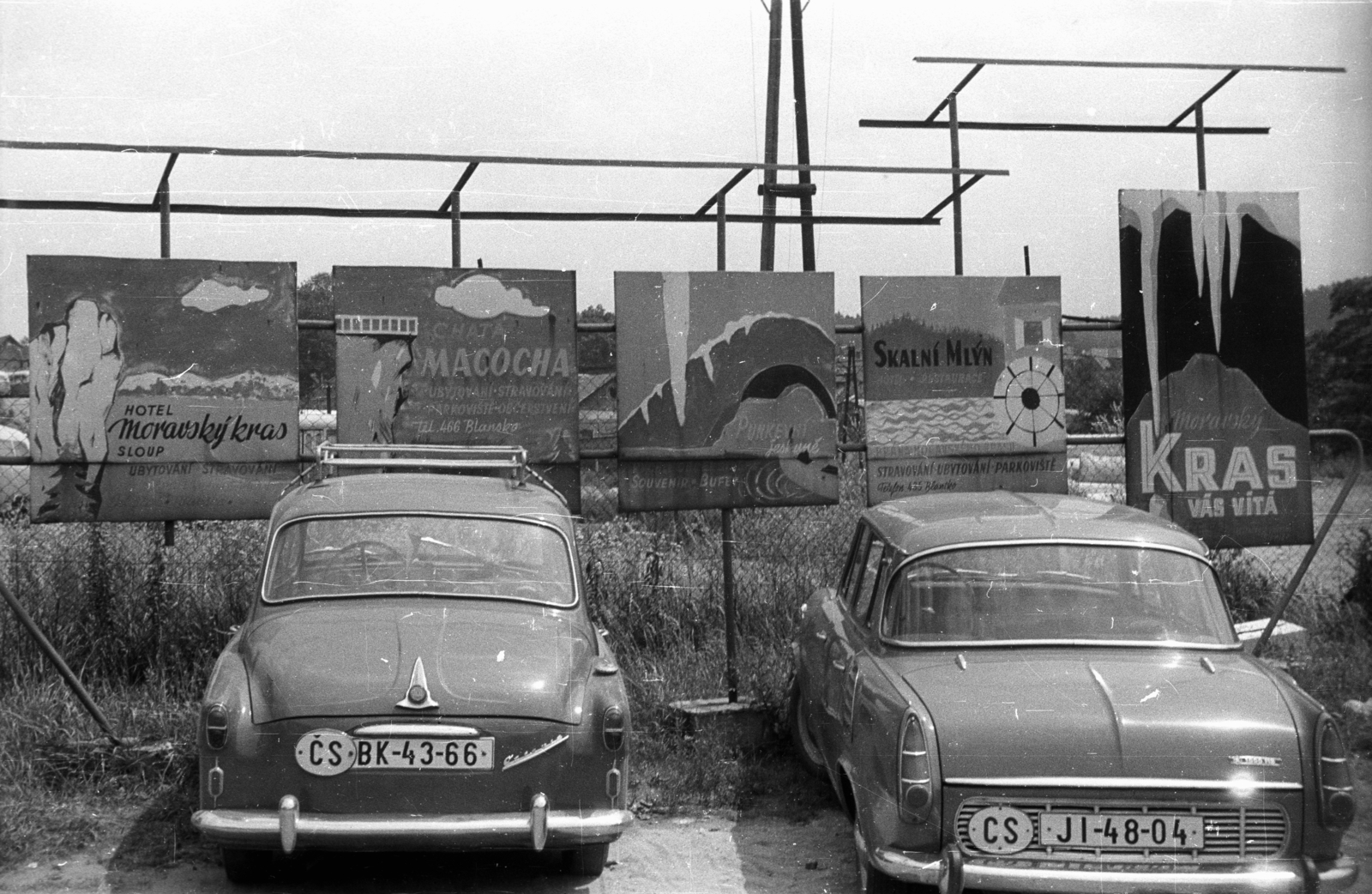 Czech Republik, Blansko, 1970, Bogdan Celichowski, Czechoslovakia, Skoda-brand, country code sign, Fortepan #120228