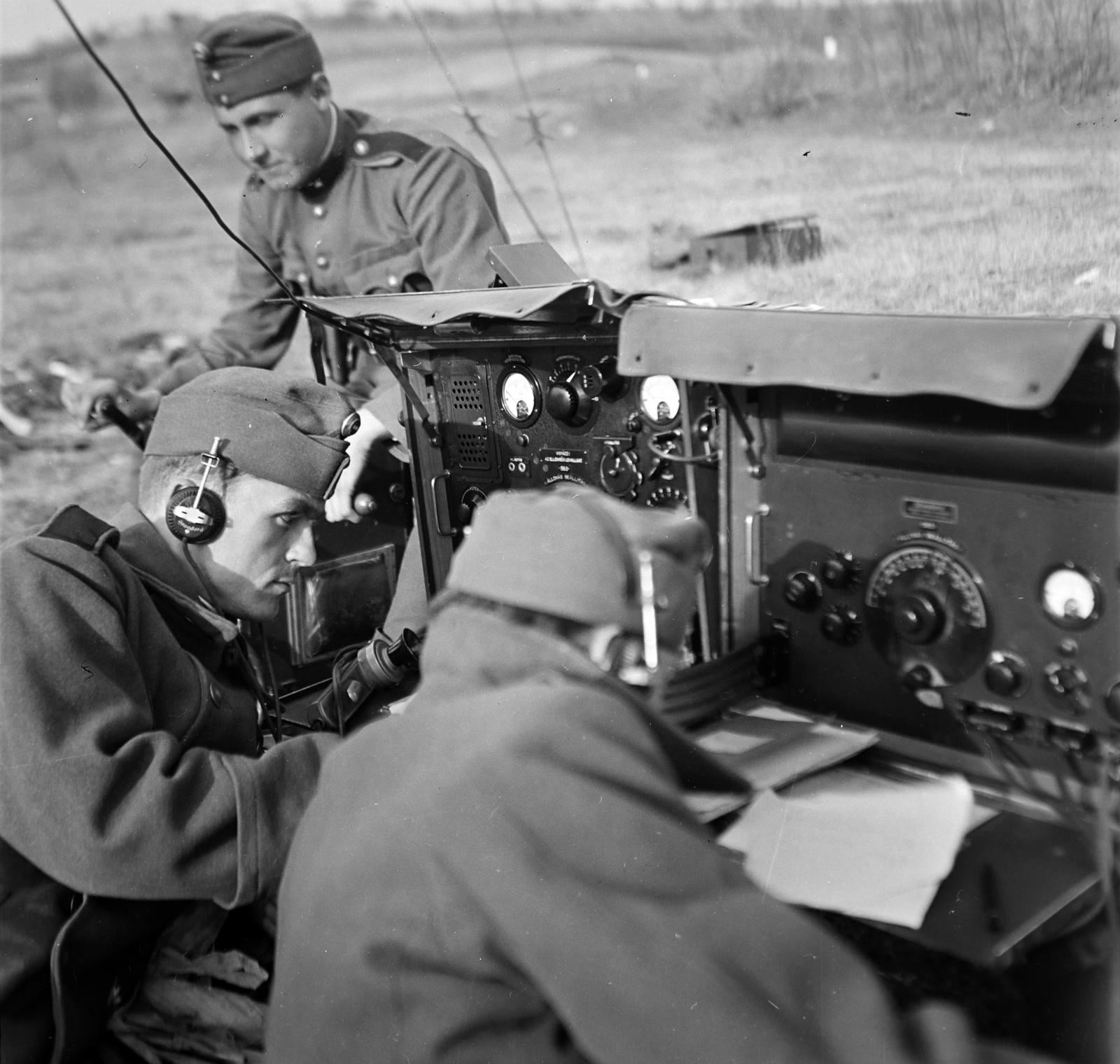 1940, Dienes Balázs, képarány: négyzetes, rádiózás, katonaság, Fortepan #120312