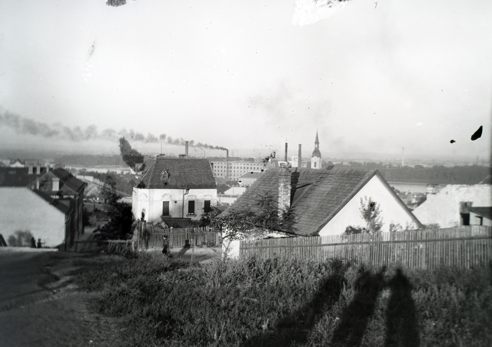 Magyarország, Budapest II.,Budapest III., kilátás a Lublói utcából, szemben az Újlaki templom tornya, ettől balra a Lujza gőzmalom., 1917, Hanser Mária, Budapest, Fortepan #120442
