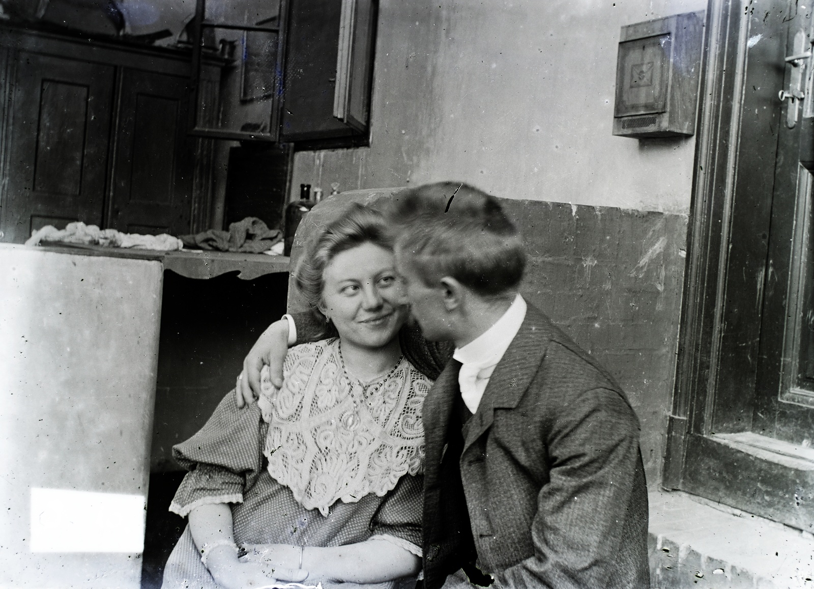 1910, Hanser Mária, love, yard, letter box, double portrait, lace collar, arms around shoulders, Fortepan #120469