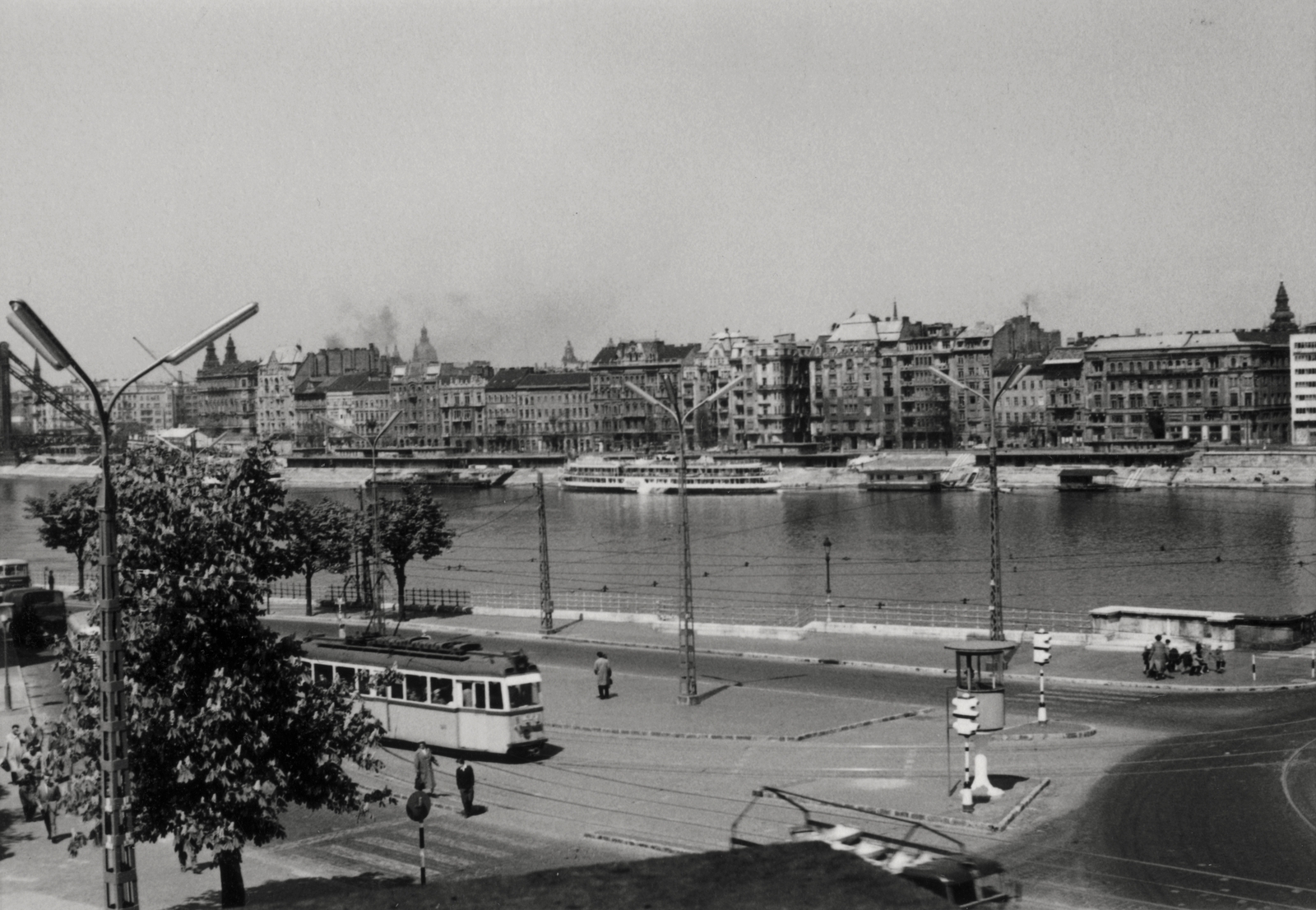 Magyarország, Budapest V.,Budapest XI., Szent Gellért tér, szemben a Belgrád rakpart házsora., 1959, Hanser Mária, Budapest, Fortepan #120589