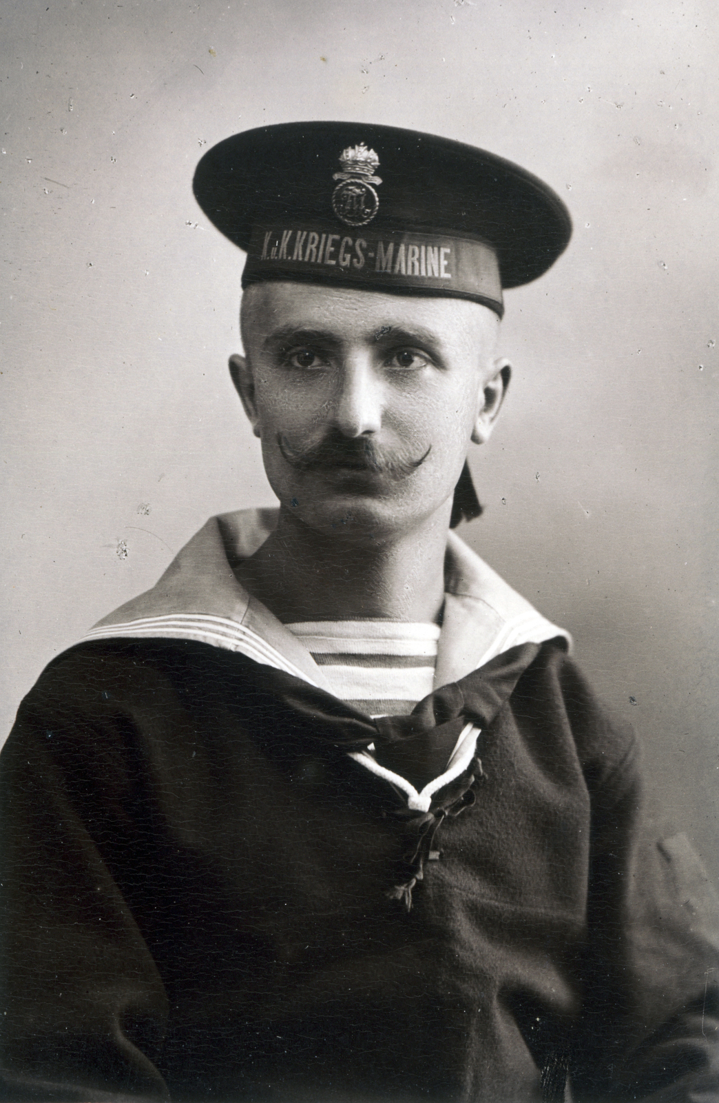 az Osztrák-Magyar Monarchia haditengerészetének matróza., 1915, Hanser Mária, portrait, sailor, moustache, Fortepan #120631