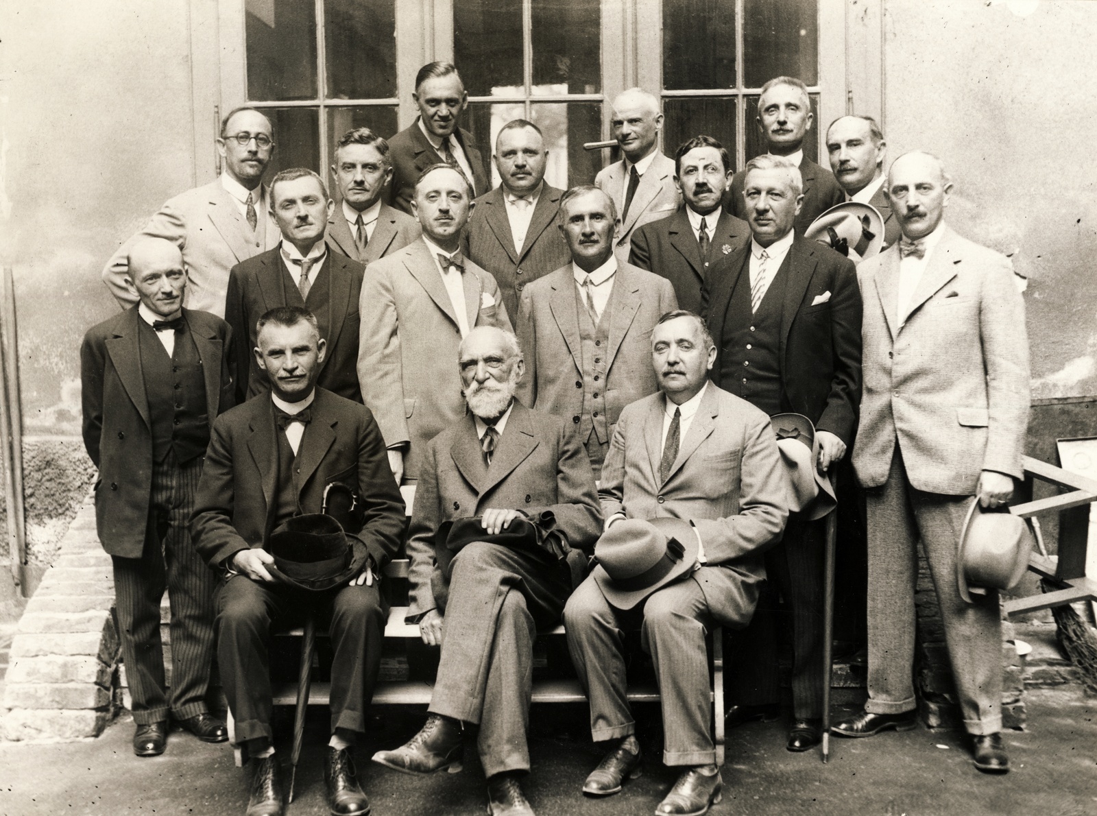Hungary, Budapest V., Reáltanoda utca 7., Belvárosi Főreáliskola (később Eötvös József Gimnázium), 30 éves találkozó 1929.május 31-én., 1929, Hanser Mária, portrait, Budapest, leg over leg, hat in hand, Fortepan #120672