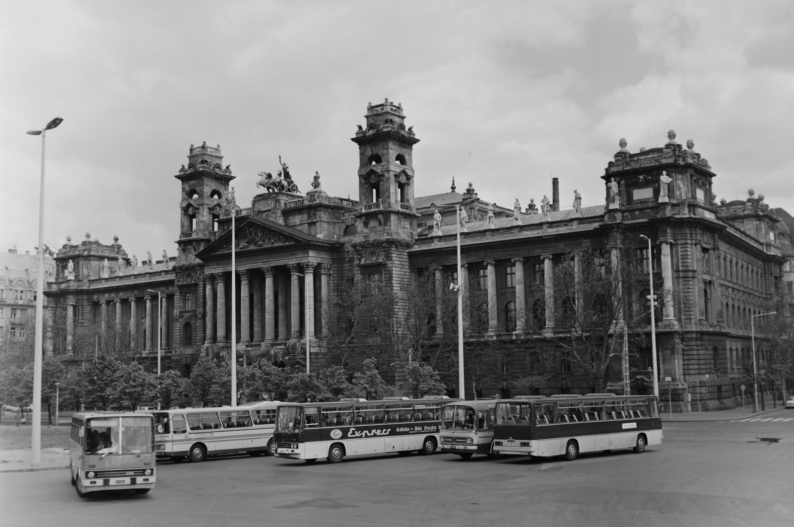 Hungary, Budapest V., Kossuth Lajos tér, Igazságügyi Palota (ekkor Néprajzi Múzeum és az MSZMP Párttörténeti Intézete)., 1978, Inkey Tibor, Budapest, Fortepan #120717