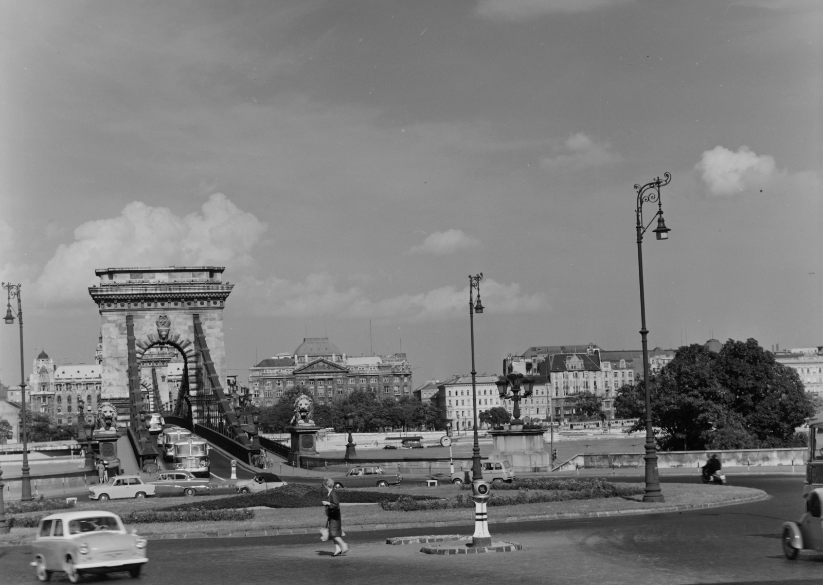 Magyarország, Budapest I., a Clark Ádám tér és a Széchenyi Lánchíd az Alagút felől nézve., 1965, Inkey Tibor, híd, Budapest, Fortepan #120804