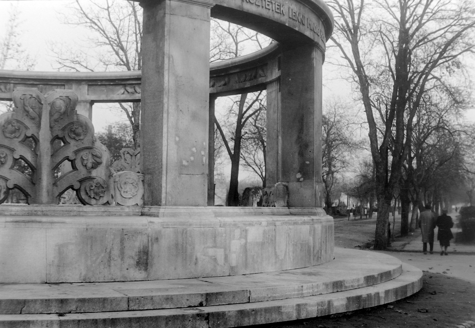 Hungary, Budapest VIII., Fiumei úti Nemzeti Sírkert (Kerepesi temető), Jókai Mór síremléke, Kismarty-Lechner Jenő építész és Füredi Richárd szobrászművész alkotása (1928)., 1958, Kurutz Márton, Budapest, tomb, Fortepan #12081