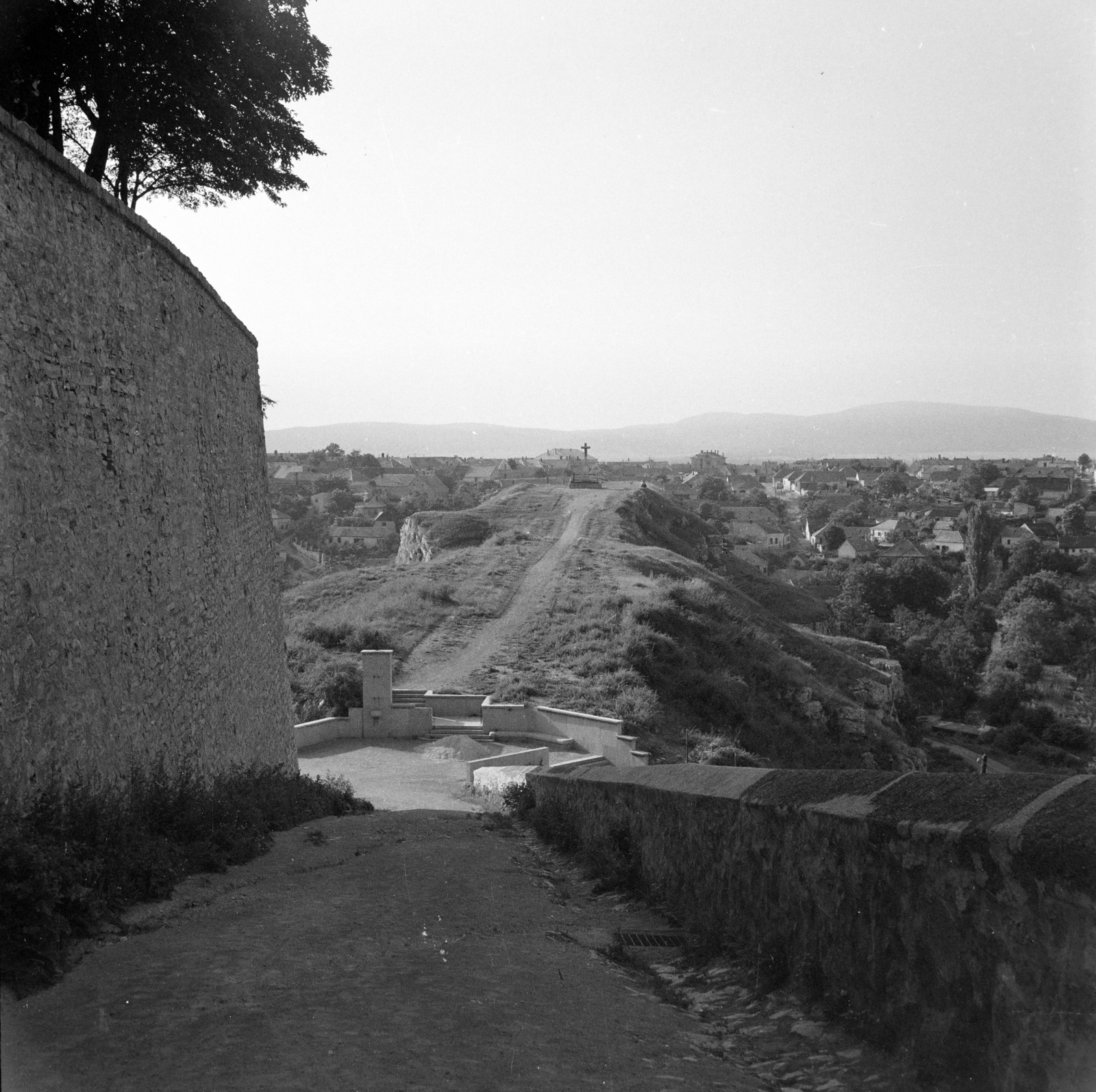 Hungary, Veszprém, Benedek-hegy a Várfeljáróról nézve., 1961, Inkey Tibor, picture, Fortepan #120909