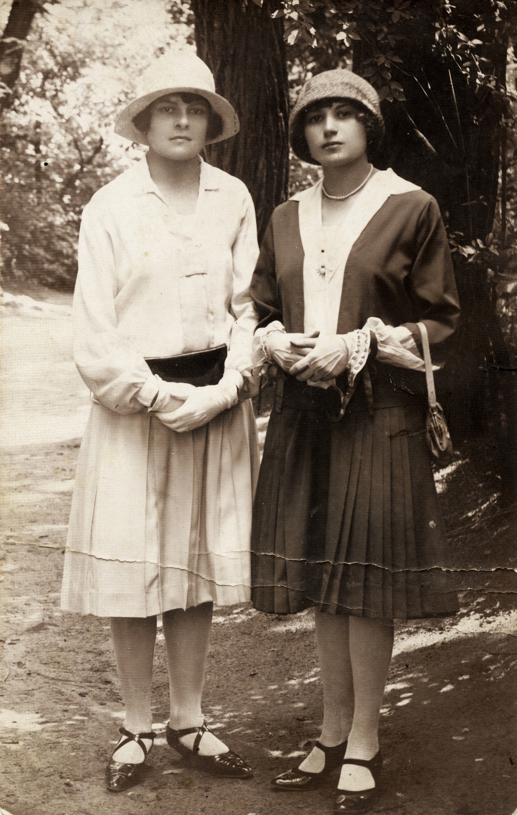 Hungary, Előszállás, 1934, Jankovich Emma, fashion, hat, women, handbag, double portrait, Fortepan #121052