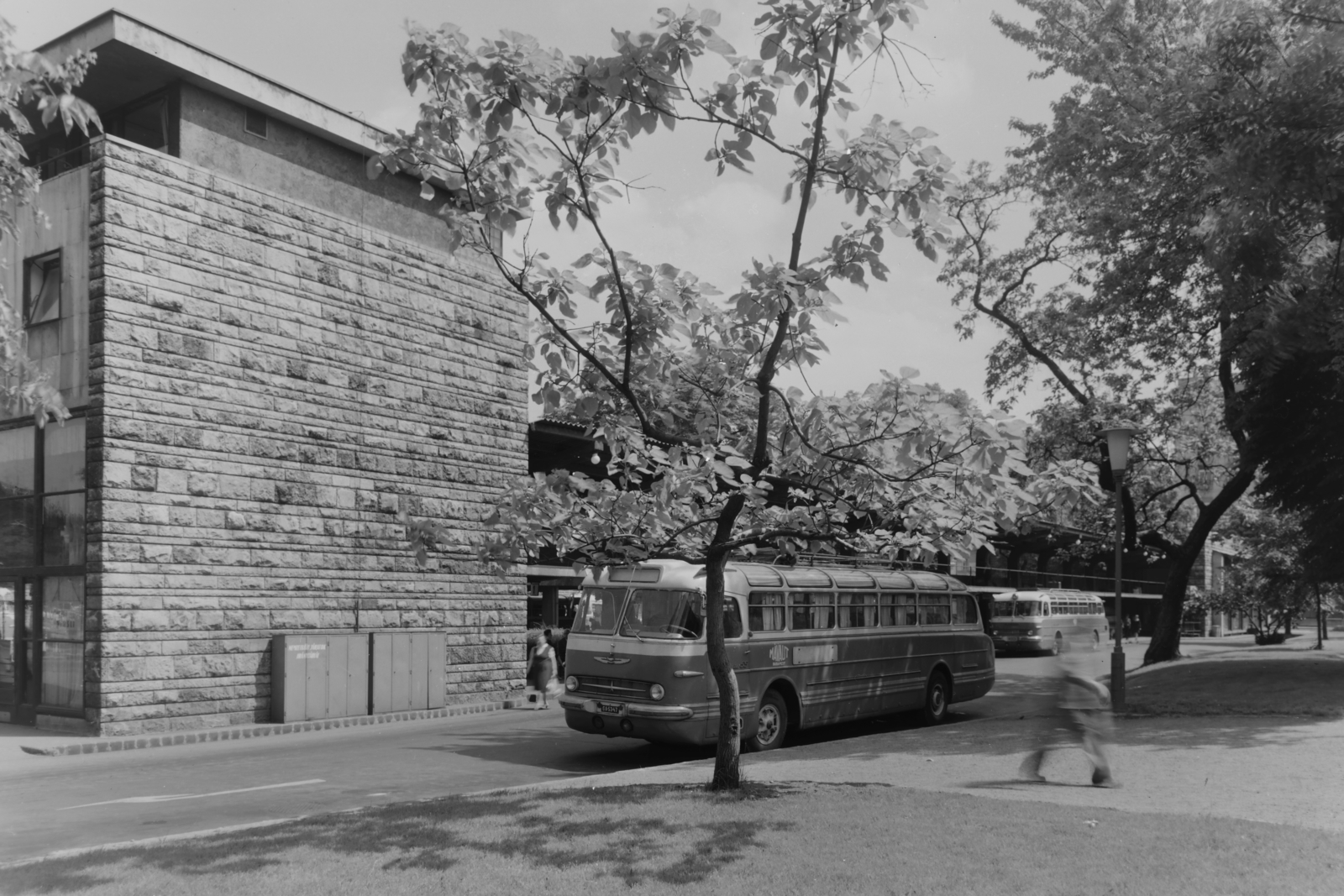 Hungary, Budapest V., Erzsébet (Engels) tér, MÁVAUT autóbusz-pályaudvar., 1968, UVATERV, Budapest, Fortepan #121069