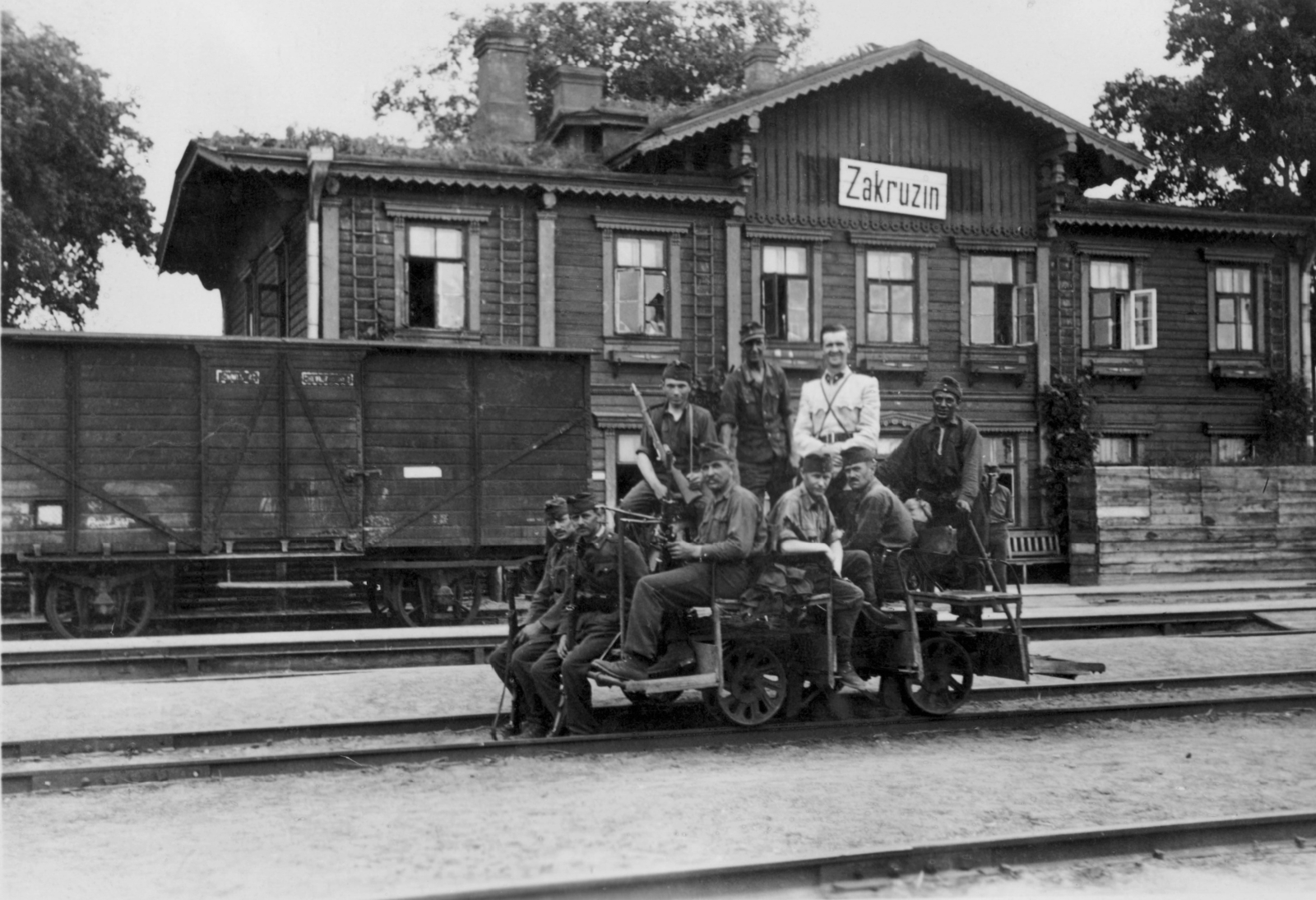Belarus, Zakrutin, (ekkor Zakruzin) vasútállomás., 1942, Zádori Ferenc, second World War, coach, Hungarian soldier, Fortepan #121147