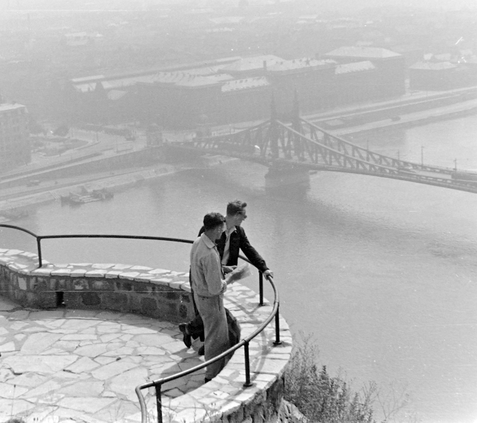 Hungary, Budapest XI., kilátás a Gellérthegyről a Szabadság híd és a Fővám (Dimitrov) tér felé., 1960, Kurutz Márton, bridge, Danube, Budapest, Duna-bridge, János Feketeházy-design, Fortepan #12133