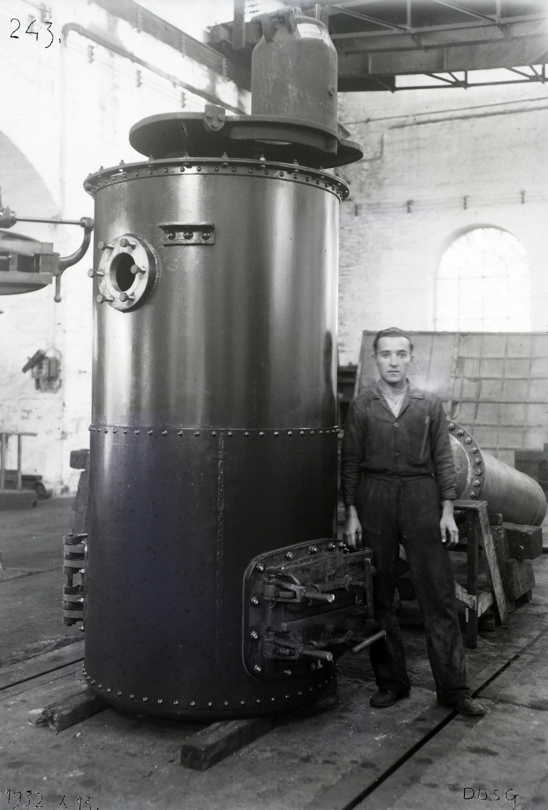 Hungary, »Munkás az Óbudai Hajógyárban.« Leltári jelzet: MMKM TFGY 2017.2.94., 1932, Magyar Műszaki és Közlekedési Múzeum / Történeti Fényképek Gyűjteménye / Óbudai Hajógyár gyűjteménye, Fortepan #122028