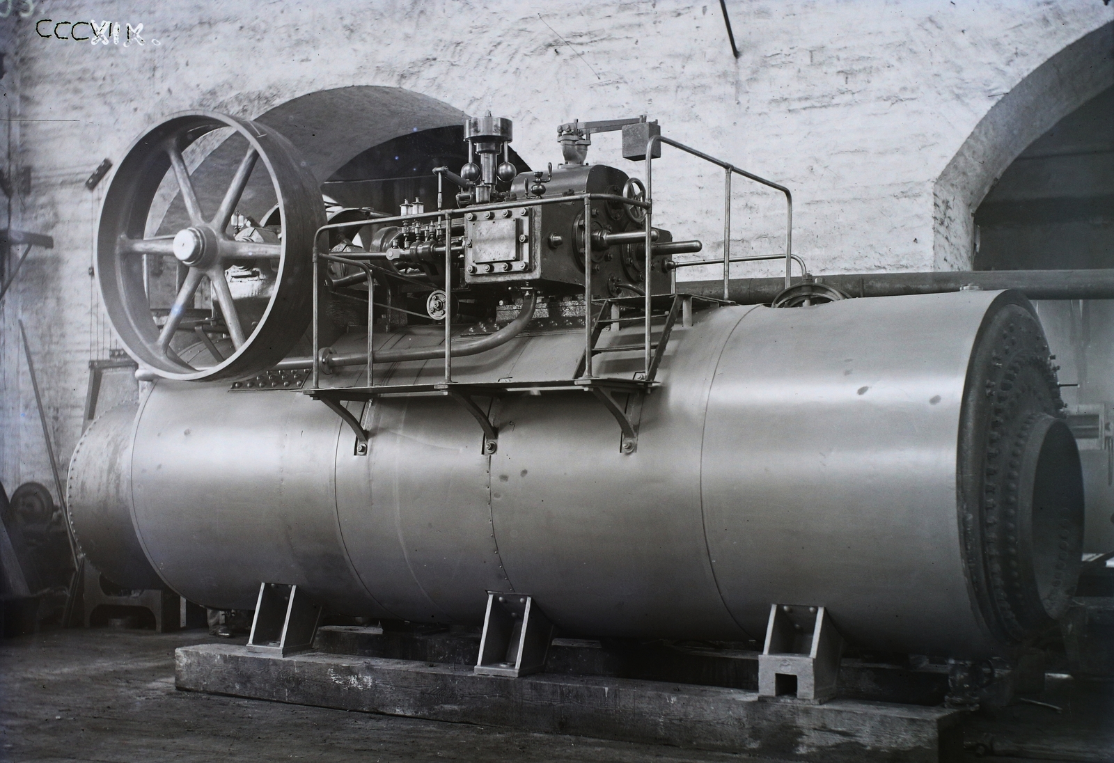 Hungary, »Elkészült gőzkazán (lokomobilhoz?) az Óbudai Hajógyárban.« Leltári jelzet: MMKM TFGY 2017.2.127., 1920, Magyar Műszaki és Közlekedési Múzeum / Történeti Fényképek Gyűjteménye / Óbudai Hajógyár gyűjteménye, Steam-engine, boiler, Fortepan #122048