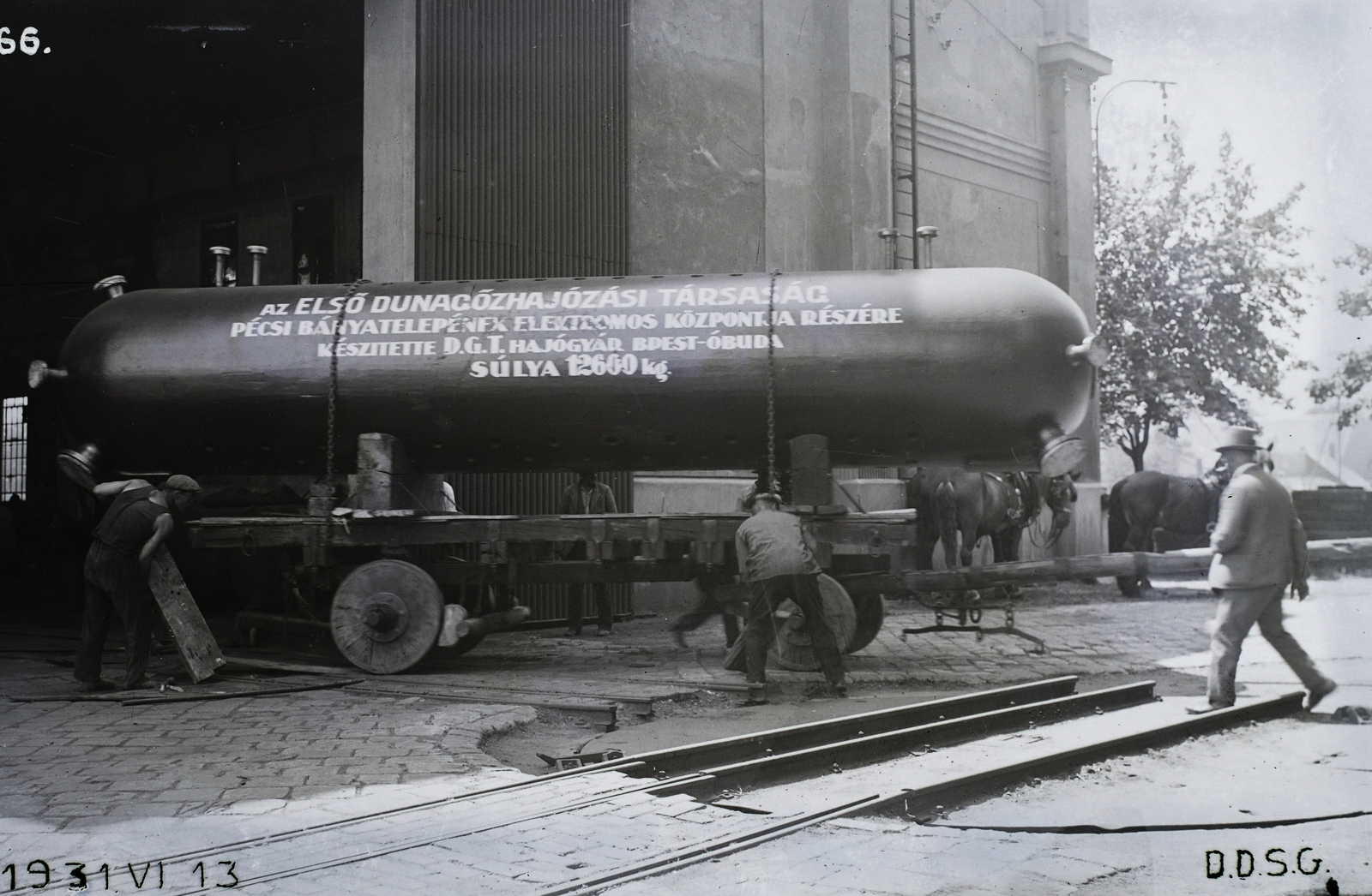 Hungary, Óbuda, Budapest III., Óbudai Hajógyár, gőzdóm a DDSG pécsújhegyi szénelőkészítőmű telephelyén épülő villamossági központ részére 1931. június 13-án. Leltári jelzet: MMKM TFGY 2017.2.189, 1931, Magyar Műszaki és Közlekedési Múzeum / Történeti Fényképek Gyűjteménye / Óbudai Hajógyár gyűjteménye, Budapest, label, boiler, transportation, Fortepan #122078