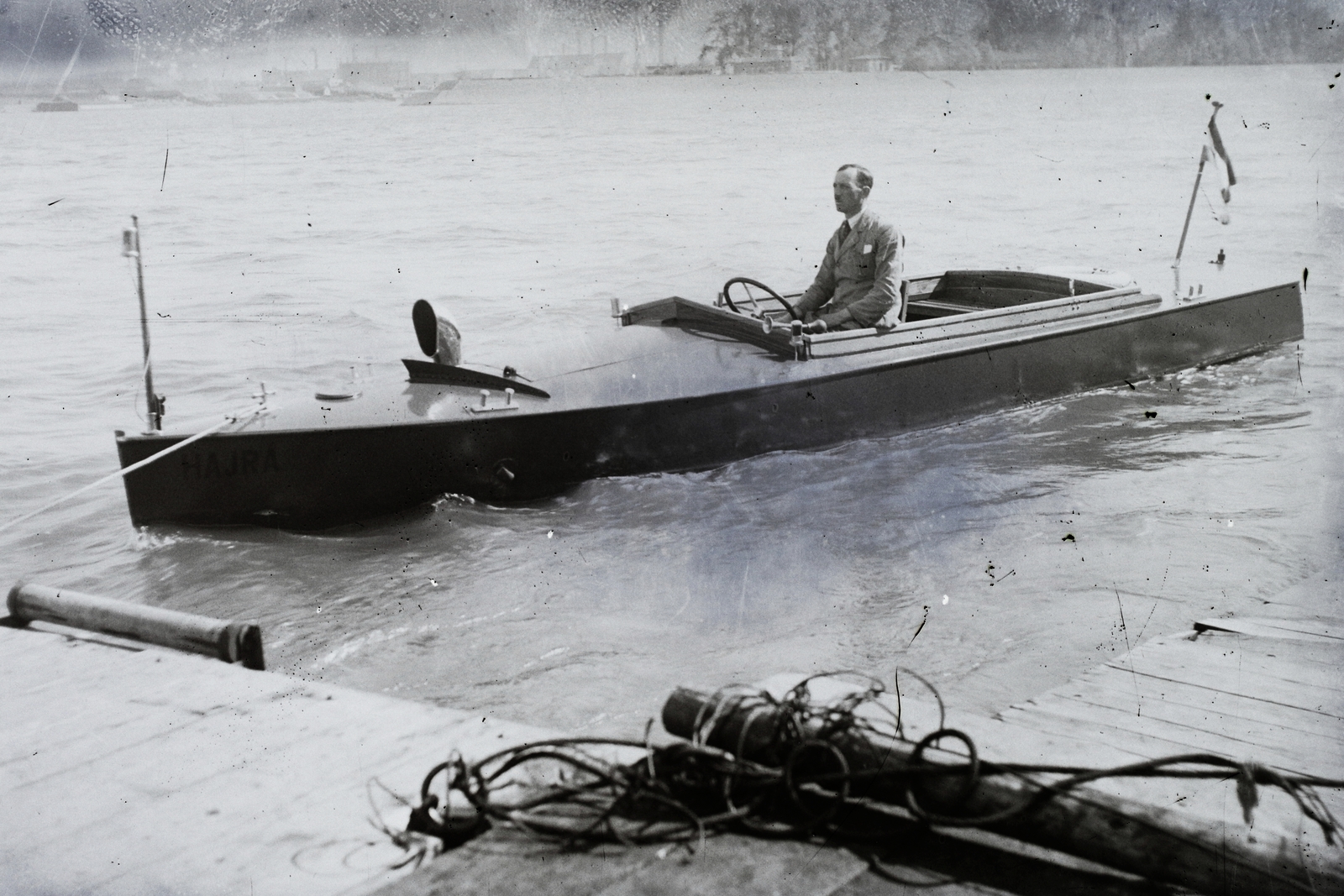 Hungary, »HAJRÁ nevű motorcsónak 1930 májusában.« Leltári jelzet: MMKM TFGY 2017.2.387., 1930, Magyar Műszaki és Közlekedési Múzeum / Történeti Fényképek Gyűjteménye / Óbudai Hajógyár gyűjteménye, motorboat, Fortepan #122169