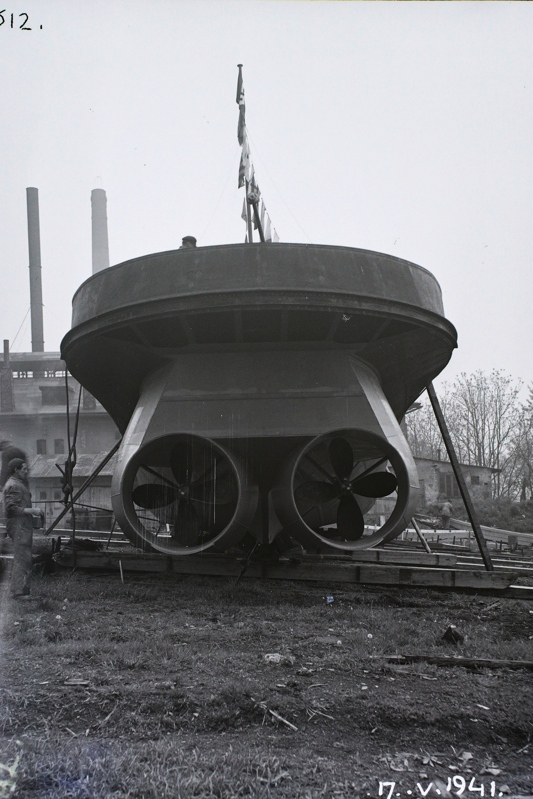 Magyarország, »MFTR MAROS (eredetileg PILIS) Kort-gyűrűs csavarhajtása szemből fényképezve az Óbudai Hajógyárban 1941. máj. 17-én.« Leltári jelzet: MMKM TFGY 2017.2.623., 1941, Magyar Műszaki és Közlekedési Múzeum / Történeti Fényképek Gyűjteménye / Óbudai Hajógyár gyűjteménye, Fortepan #122297