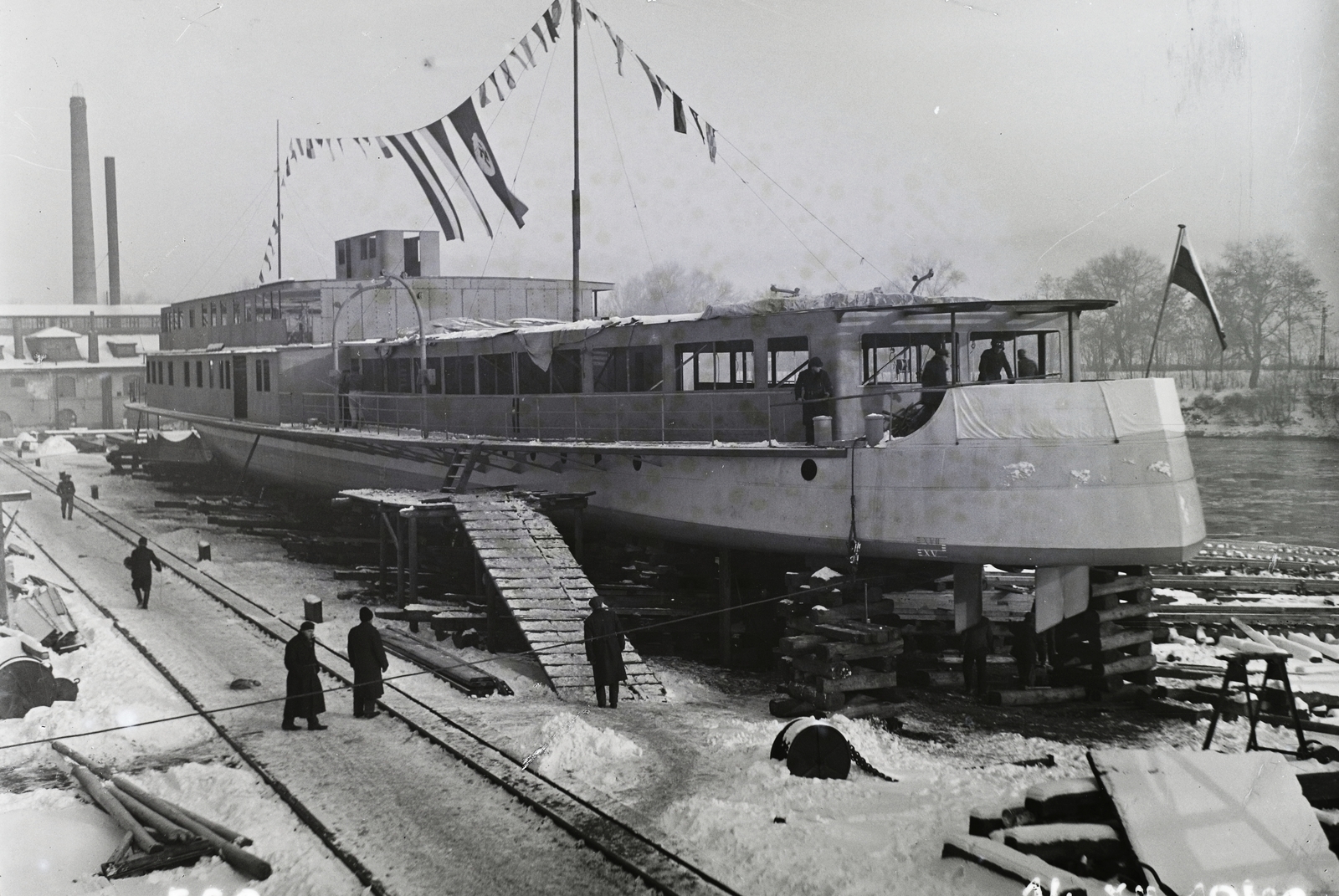 Hungary, »BRP CARICA JOANA (1941) személyszállító motorhajó az Óbudai Hajógyárban .« Leltári jelzet: MMKM TFGY 2017.2.642., 1940, Magyar Műszaki és Közlekedési Múzeum / Történeti Fényképek Gyűjteménye / Óbudai Hajógyár gyűjteménye, Fortepan #122312