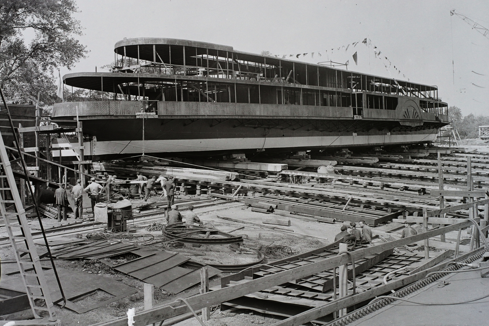 Hungary, »450LE-s személyszállító gőzhajó jóvátételi gyártása szovjet részre az Óbudai Hajógyárban.« Leltári jelzet: MMKM TFGY 2017.2.649., 1946, Magyar Műszaki és Közlekedési Múzeum / Történeti Fényképek Gyűjteménye / Óbudai Hajógyár gyűjteménye, steamboat, Fortepan #122317