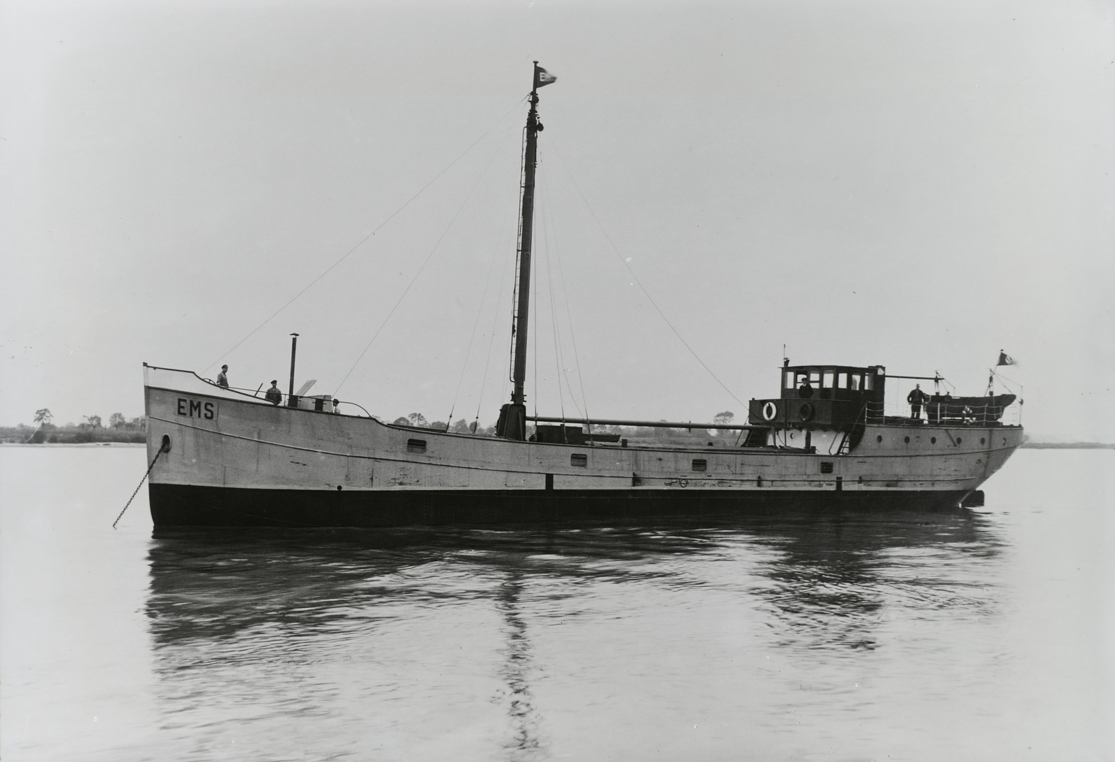 »EMS rajnai csavaros motorhajó.« Leltári jelzet: MMKM TFGY 2017.1.146., 1937, Magyar Műszaki és Közlekedési Múzeum / Történeti Fényképek Gyűjteménye / Ganz gyűjtemény, Fortepan #122566