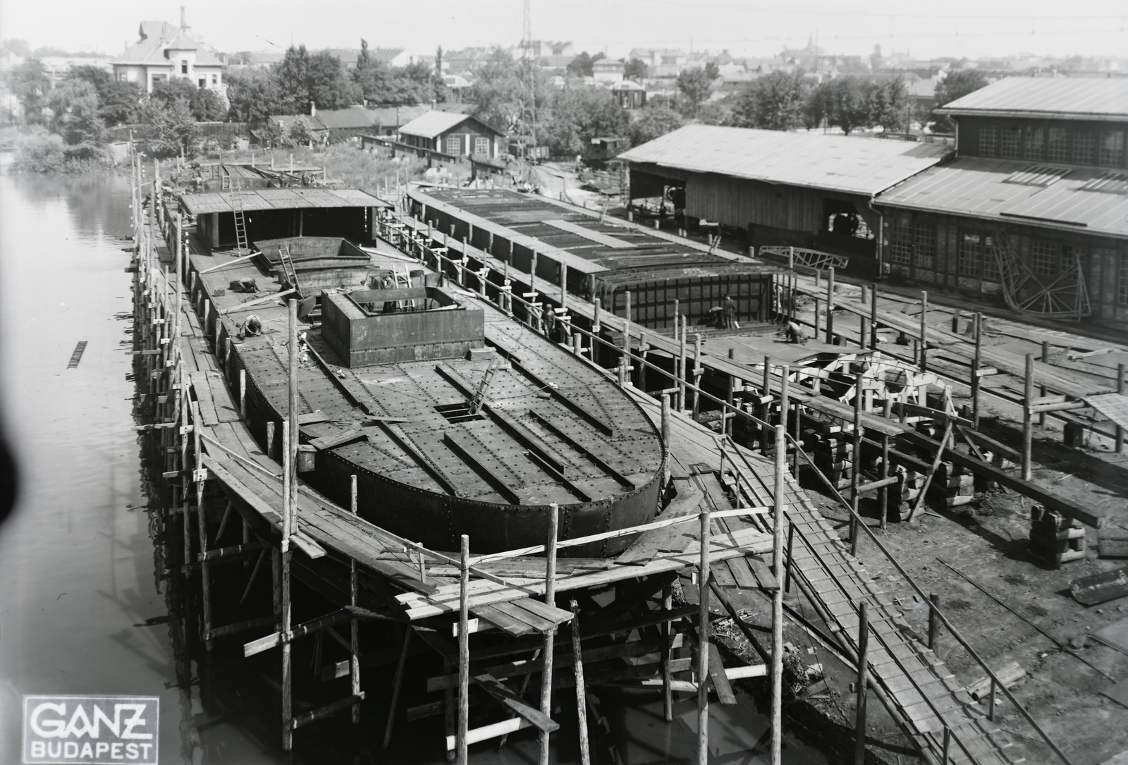 Hungary, Budapest XIII., Újpesti-öböl, Ganz és Tsa. Villamossági-, Gép-, Waggon- és Hajógyár Rt. DTRT Tisza (1937) duna-tengeri áruszállító csavaros motorhajó építése. Leltári jelzet: MMKM TFGY 2017.1.160., 1937, Magyar Műszaki és Közlekedési Múzeum / Történeti Fényképek Gyűjteménye / Ganz gyűjtemény, Budapest, Fortepan #122577