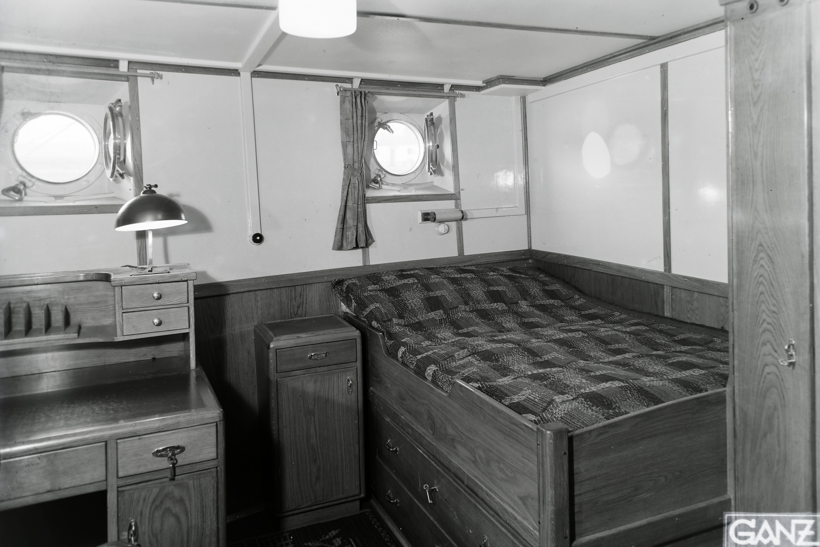 Magyarország, »IIWC DANUBE SHELL III olajszállító motoros tankhajó ;tiszti fülke.« Leltári jelzet: MMKM TFGY 2017.1.290., 1938, Magyar Műszaki és Közlekedési Múzeum / Történeti Fényképek Gyűjteménye / Ganz gyűjtemény, járműbelső, Ganz-márka, Fortepan #122648