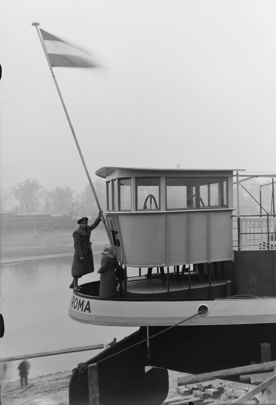 Hungary, 1946, Magyar Műszaki és Közlekedési Múzeum / Történeti Fényképek Gyűjteménye / Ganz gyűjtemény, flag, ship, Fortepan #122875