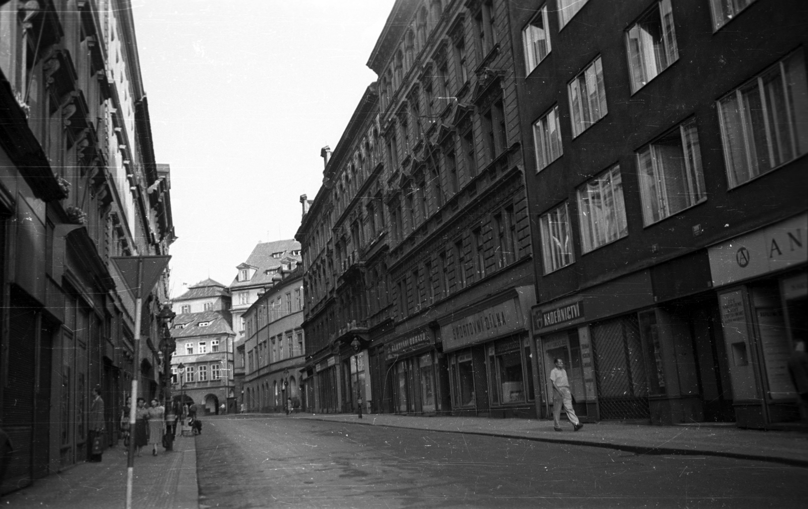 Czech Republik, Prague, ulice Skořepka., 1958, G K, Czechoslovakia, street view, hairdresser, Fortepan #12292